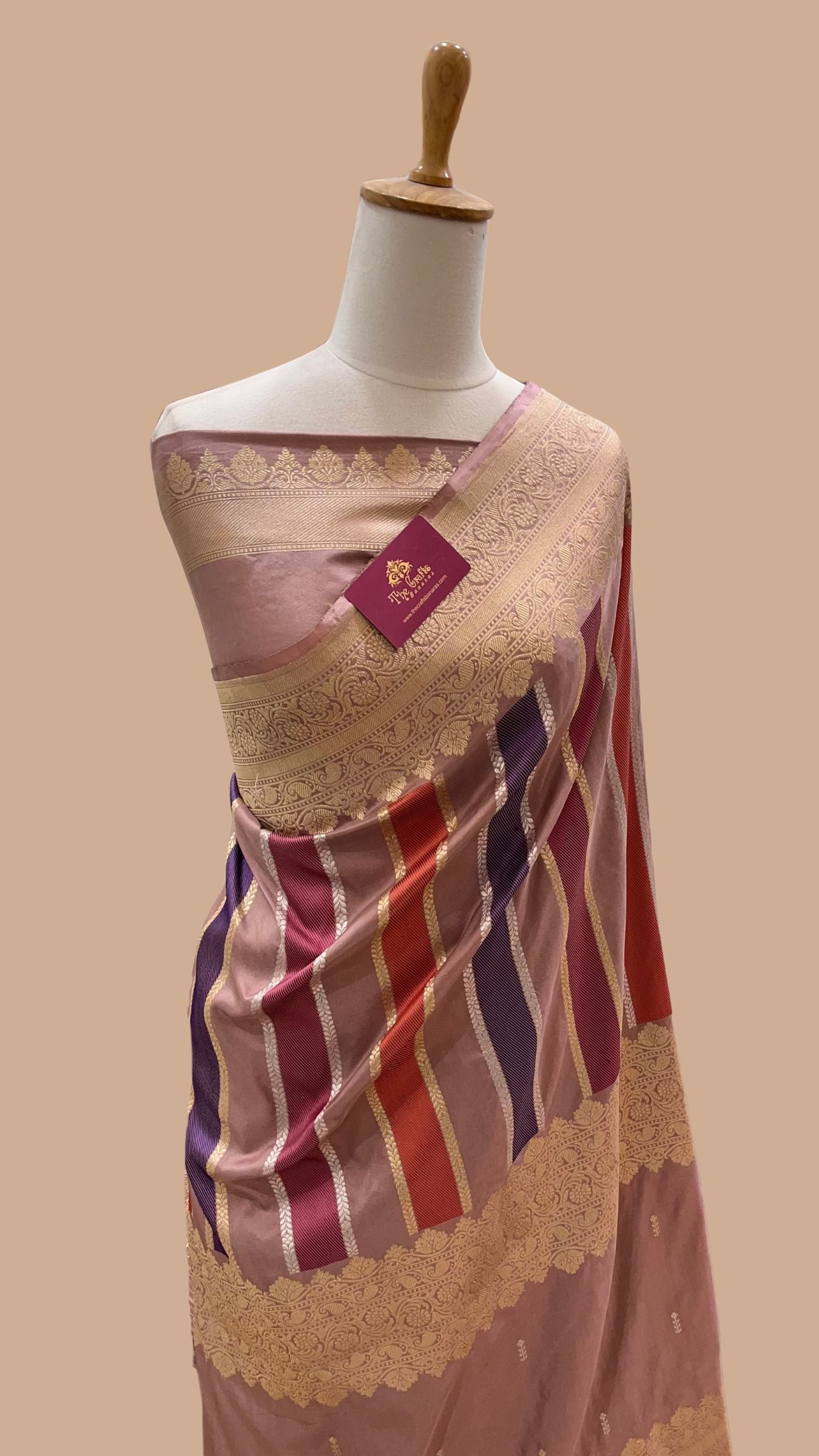 Rangkat Pure Katan Silk Handloom Banarasi Saree - with kadhua work