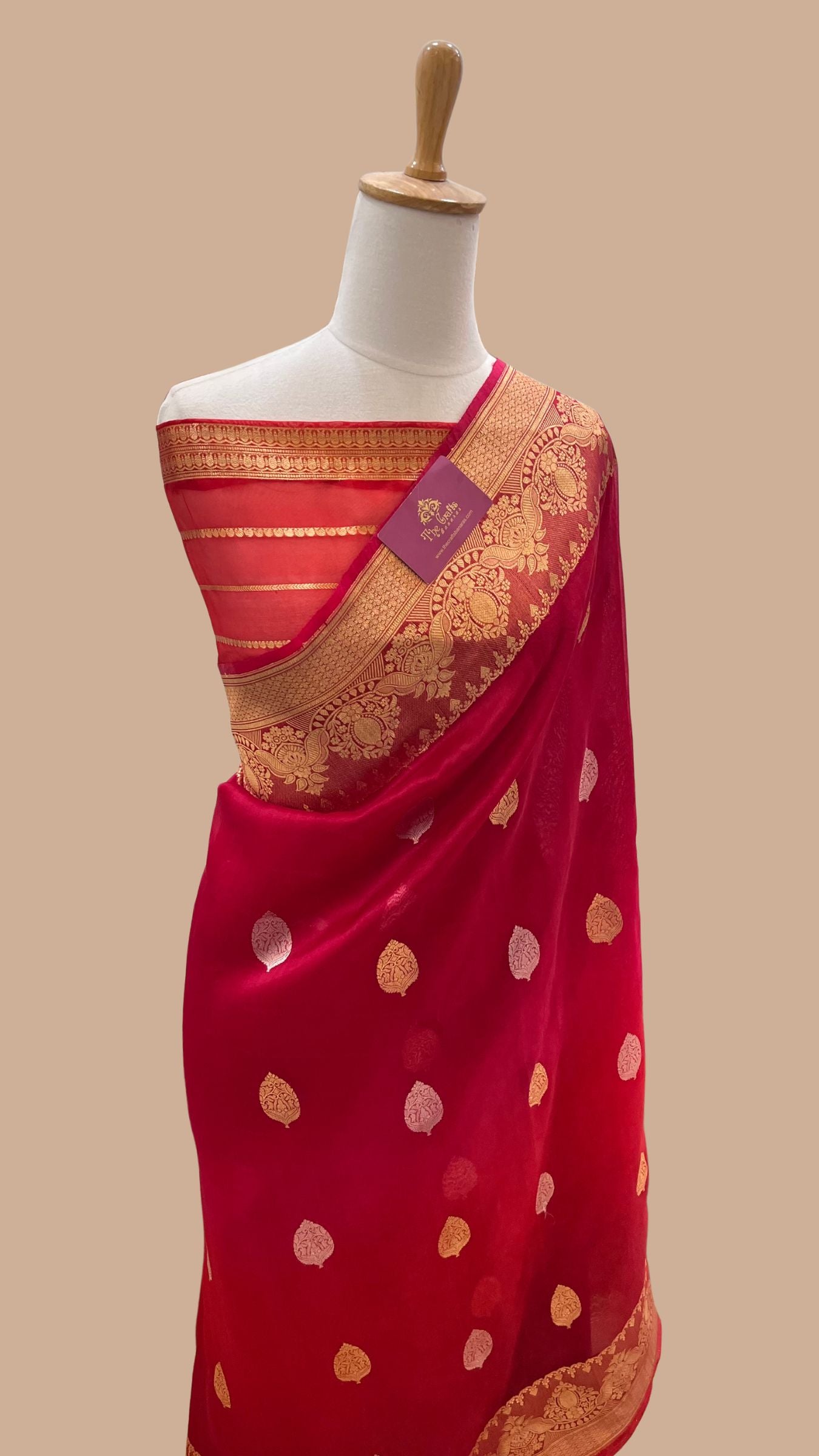 Pure Kora Silk Handloom Banarasi Saree - With Kadhua motifs