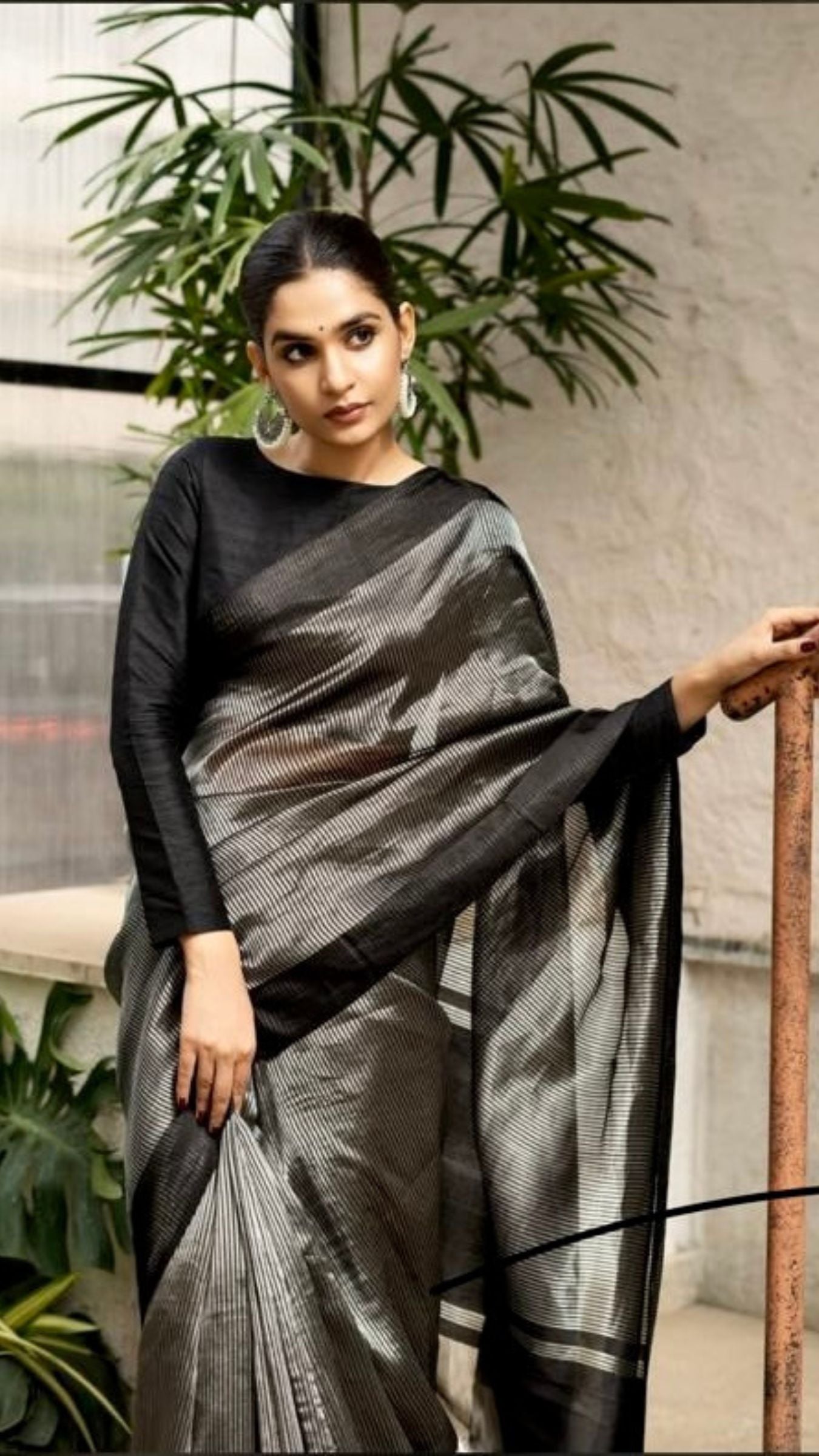 Pure Tissue Silk Handloom Banarasi Saree - with Satin Border