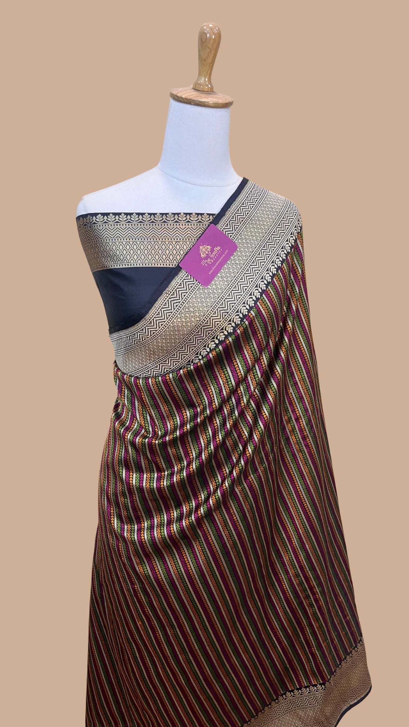 Rangkat Pure Katan Silk Handloom Banarasi Saree - with kadhua work