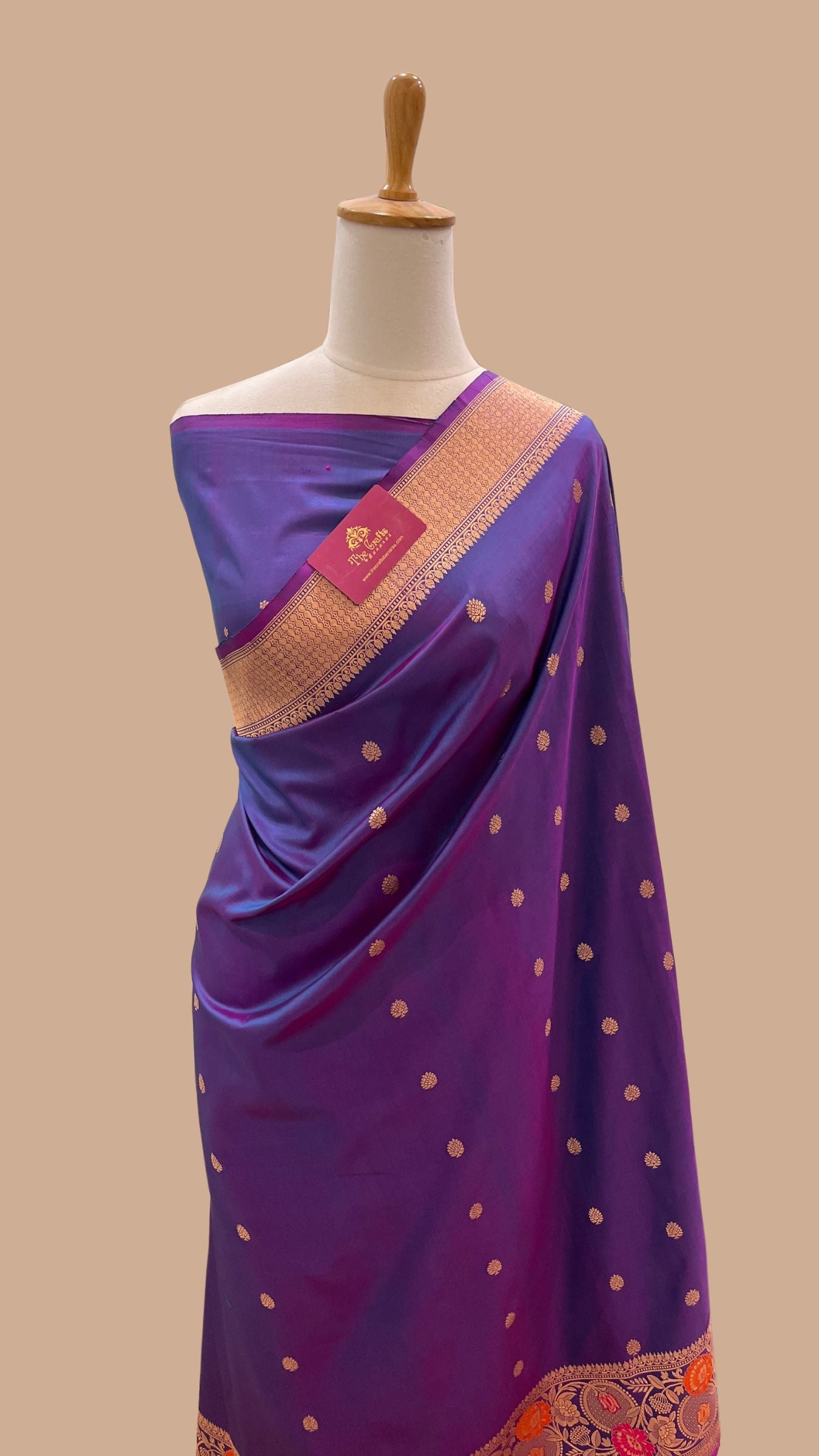 Pure Katan Silk Handloom Banarasi Saree - with kadhua motifs
