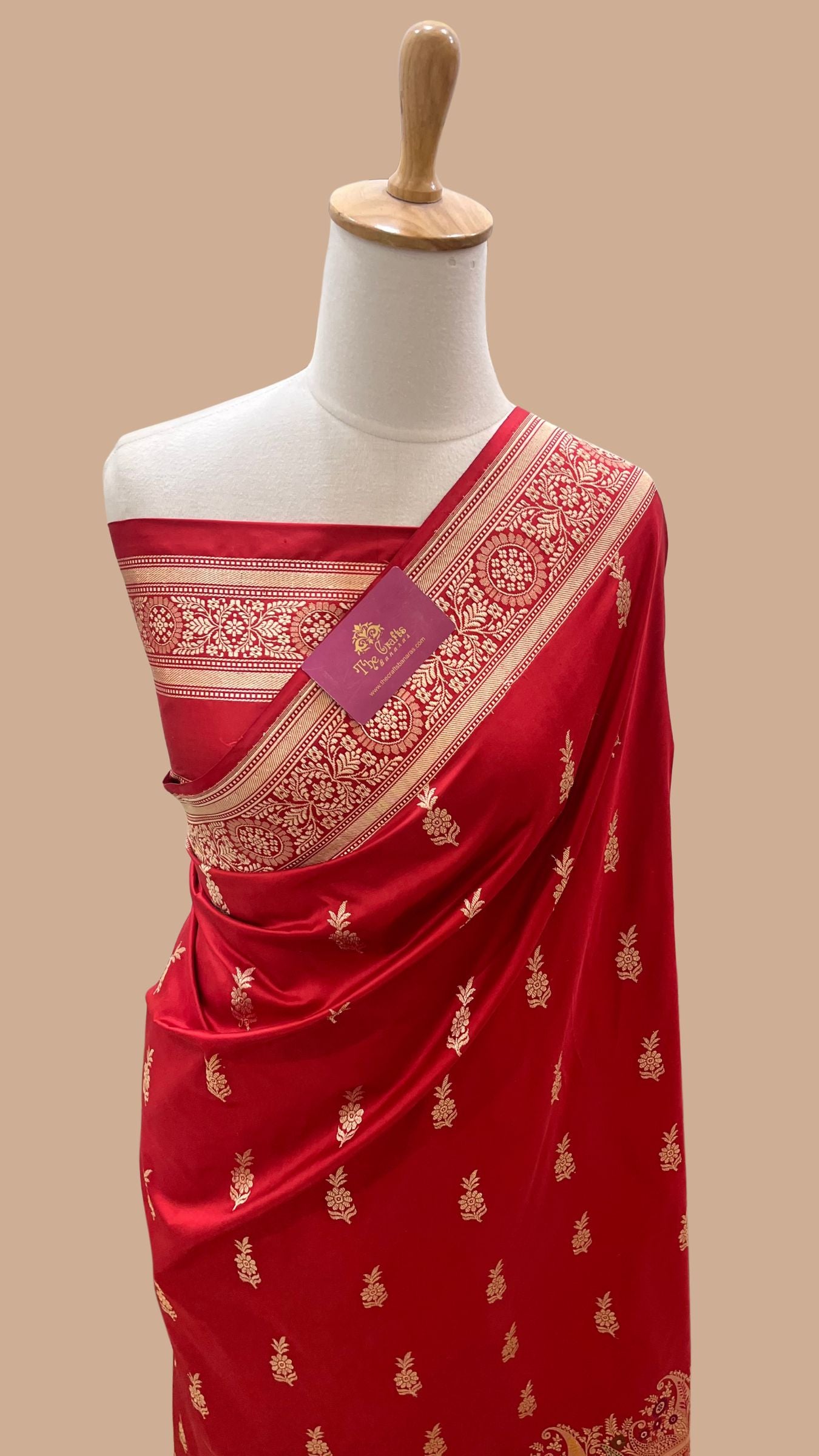 Pure Katan Silk Handloom Banarasi Saree - with kadhua meenakari motifs