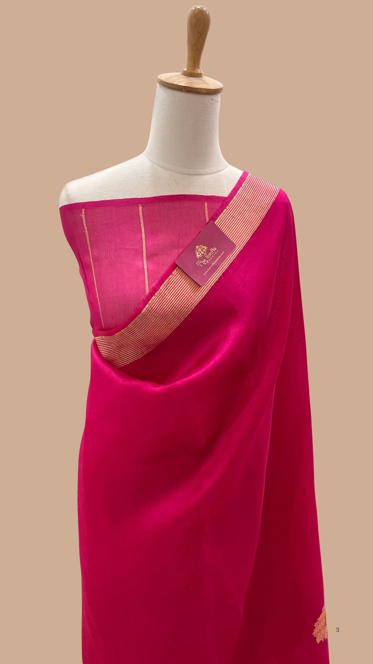 Pure Kora Silk Handloom Banarasi Saree - With Kadhua motifs
