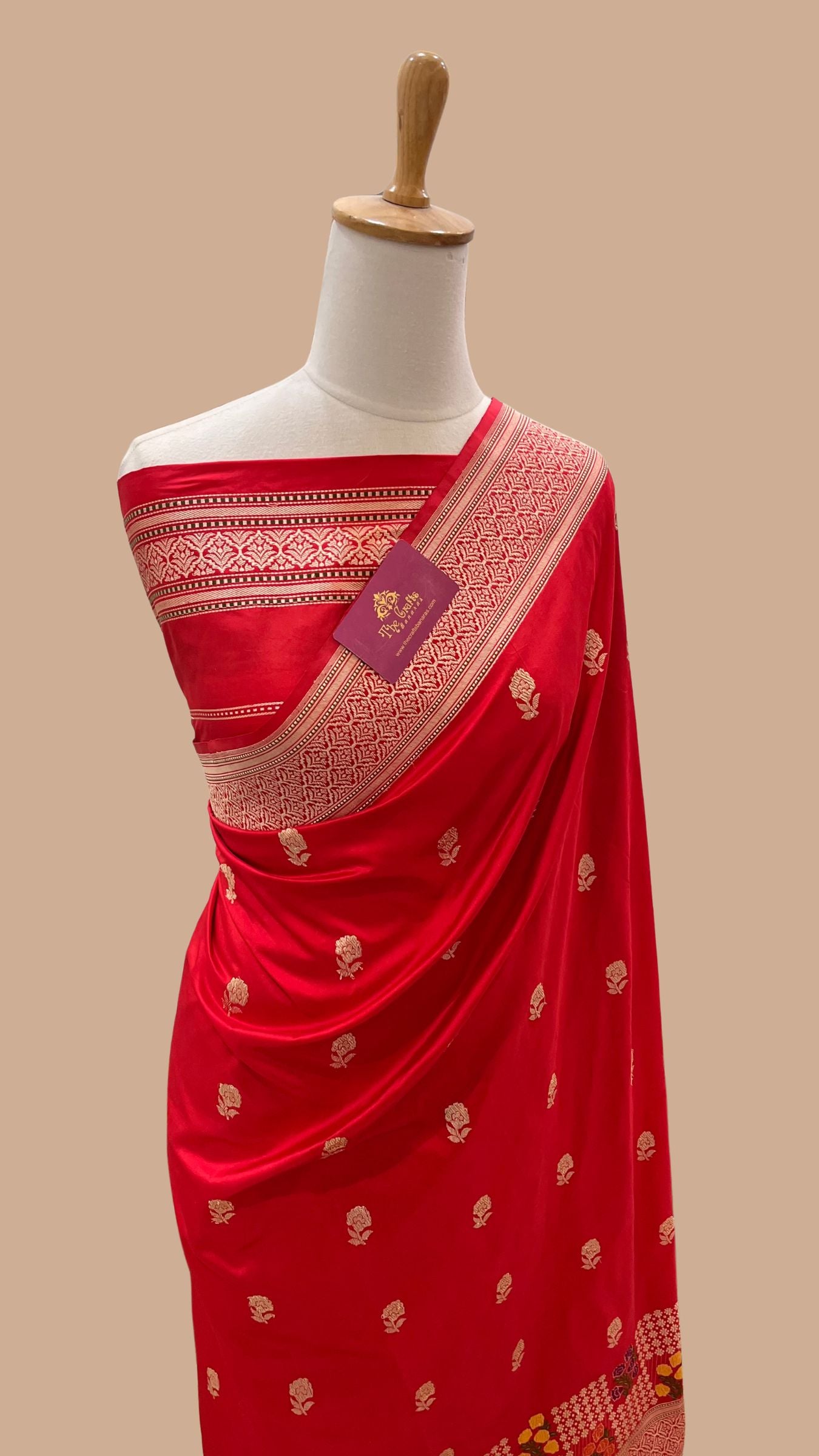 Pure Katan Silk Handloom Banarasi Saree - with kadhua meenakari motifs