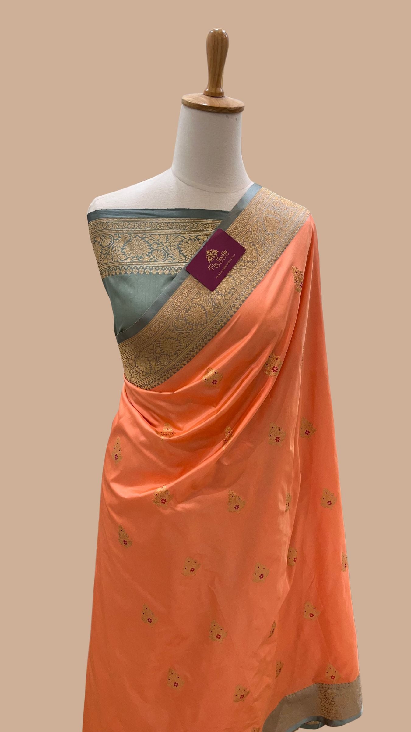 Pure Katan Silk Handloom Banarasi Saree - with kadhua motifs