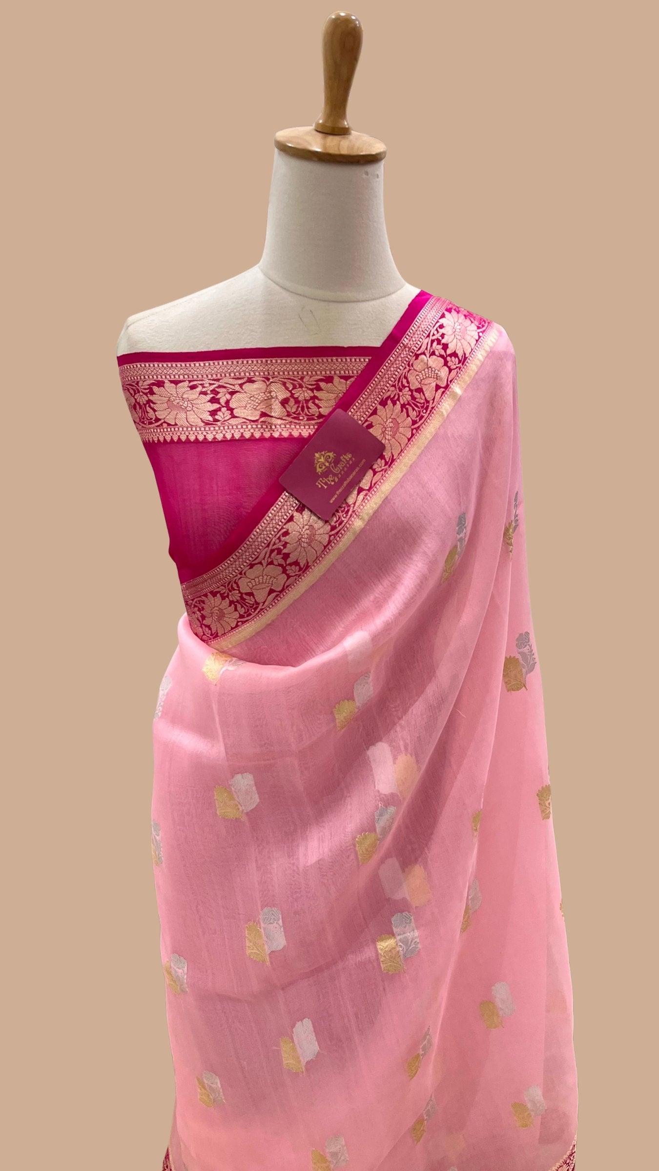 Pure Kora Silk Handloom Banarasi Saree - With Kadhua motifs
