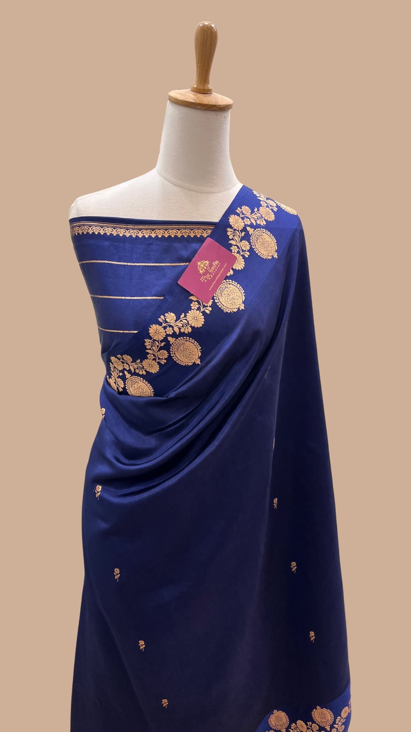 Pure Katan Silk Handloom Banarasi Saree - with kadhua motifs