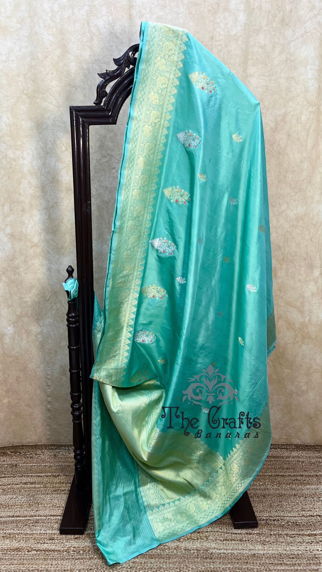 Pure Katan Silk Handloom Banarasi Saree - with kadhua meenakari motifs