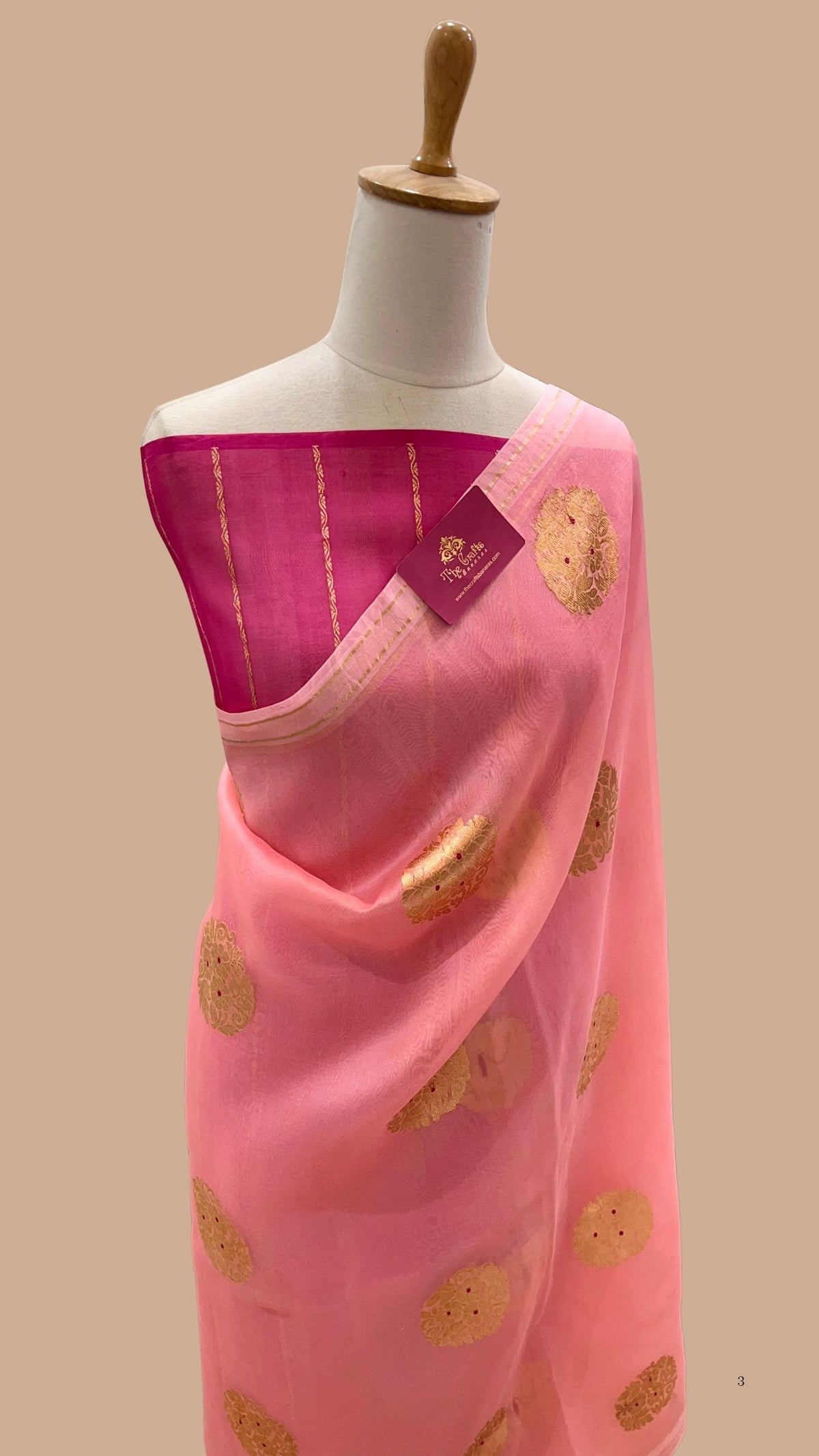 Pure Kora Silk Handloom Banarasi Saree - With Kadhua motifs