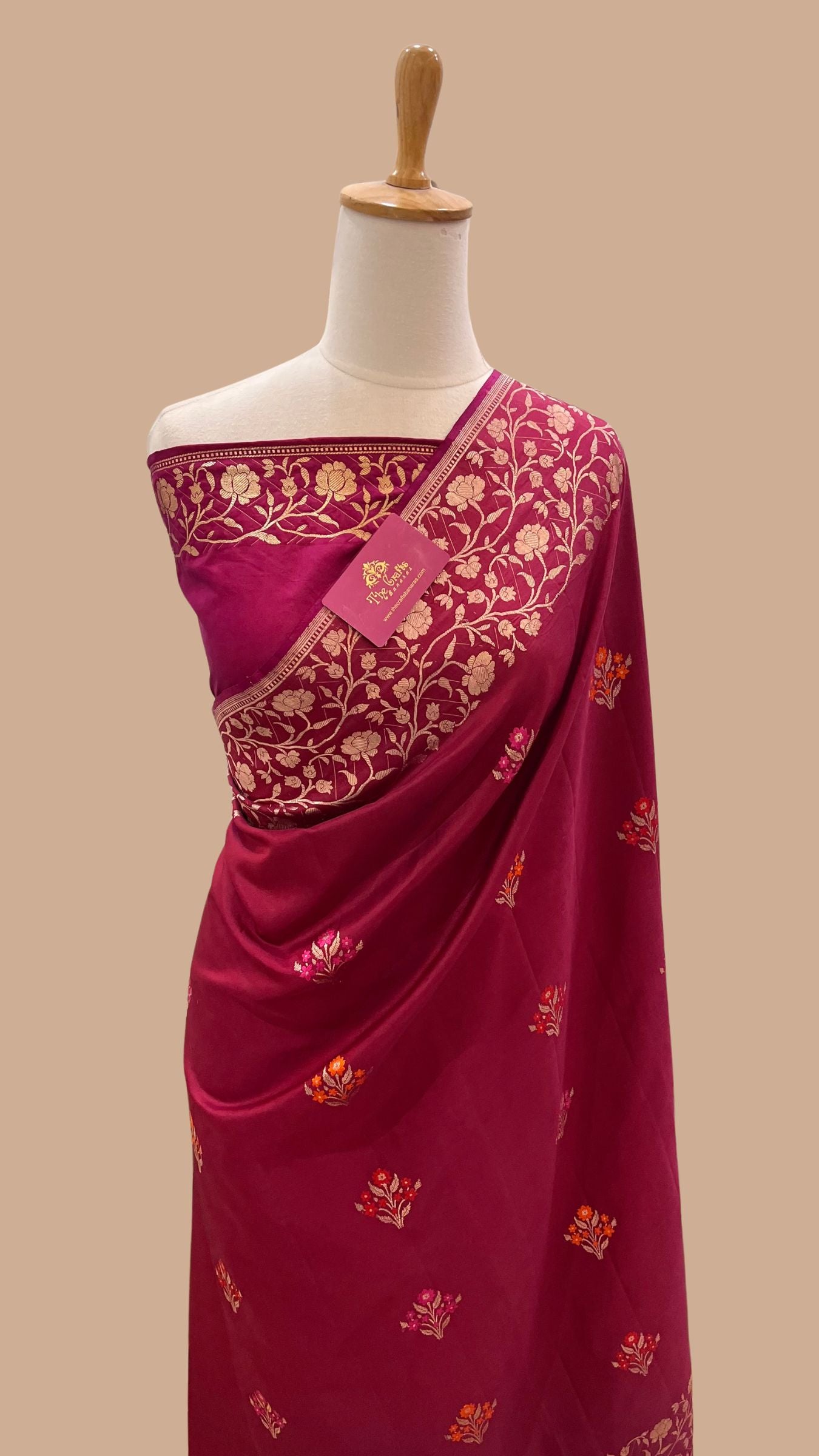 Pure Katan Silk Handloom Banarasi Saree - with kadhua meenakari motifs