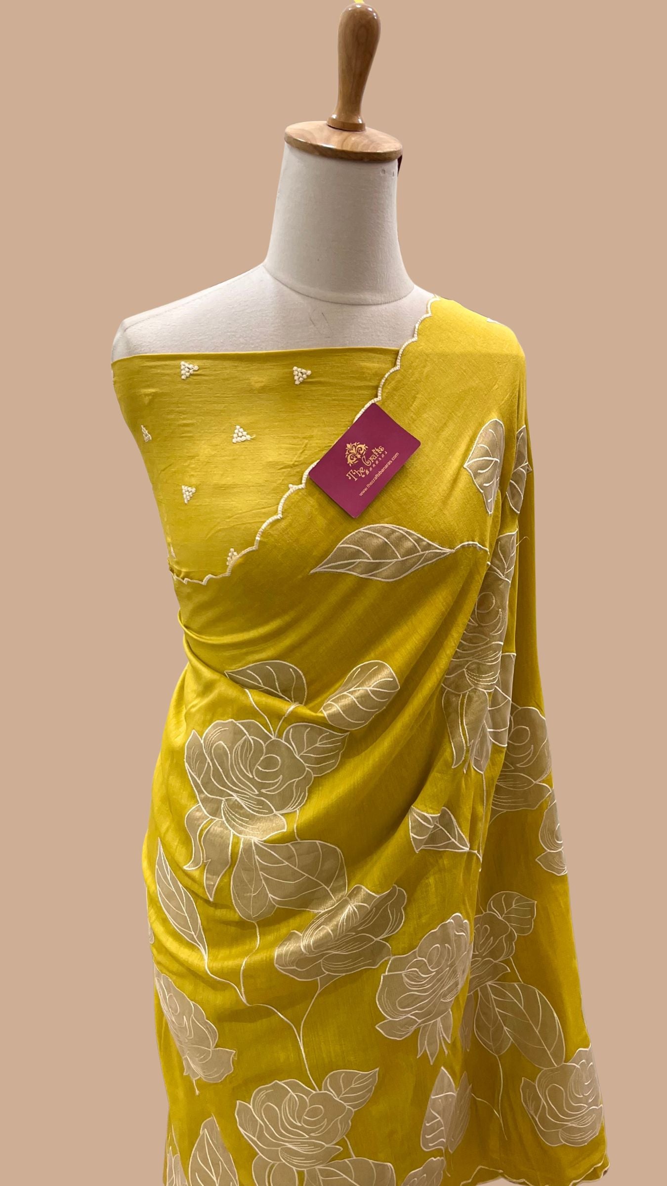 Pure Munga Silk Banarasi Saree - Floral Appliqué Work