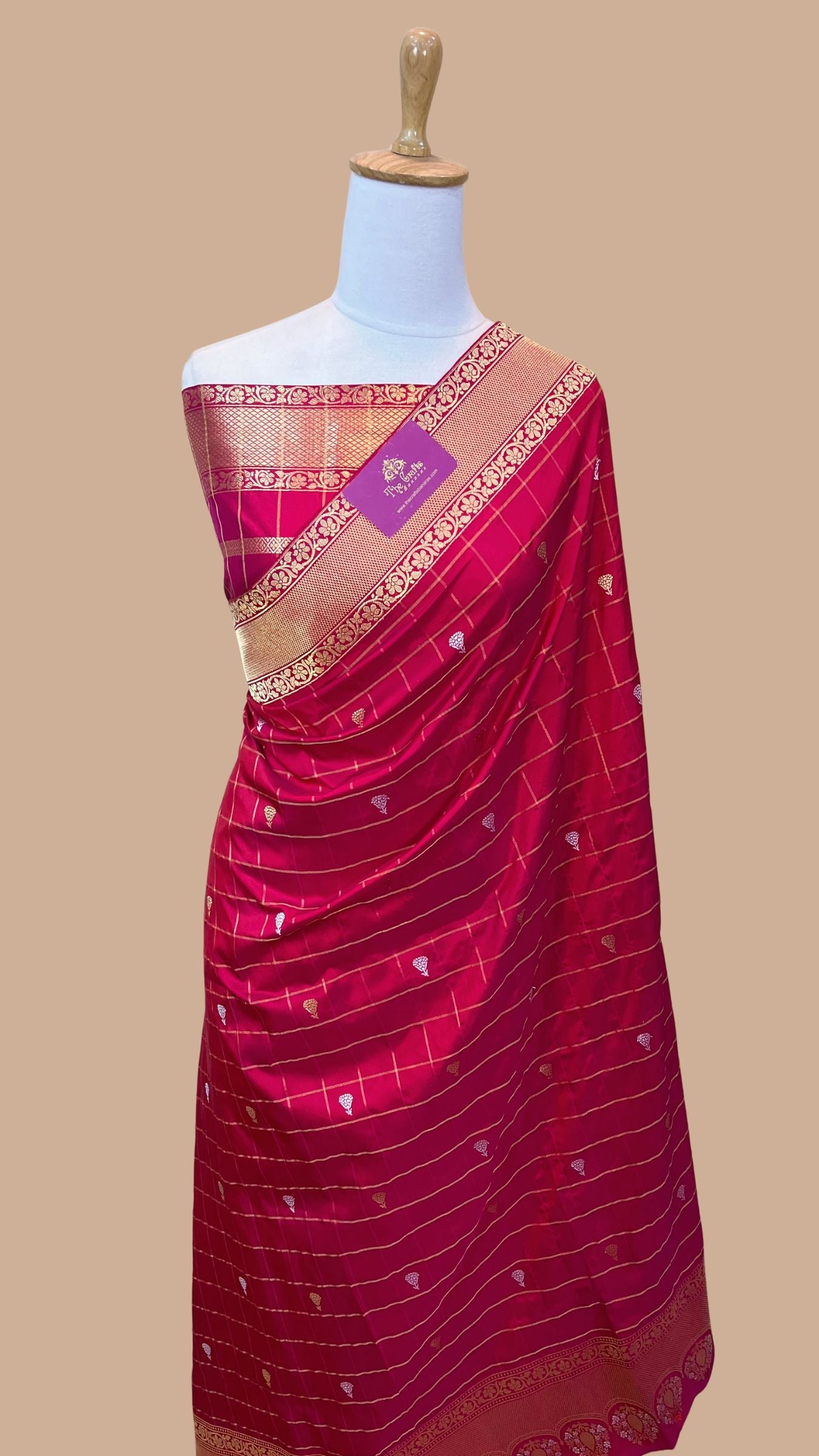 Pure Katan Silk Handloom Banarasi Saree - with kadhua sona rupa motifs