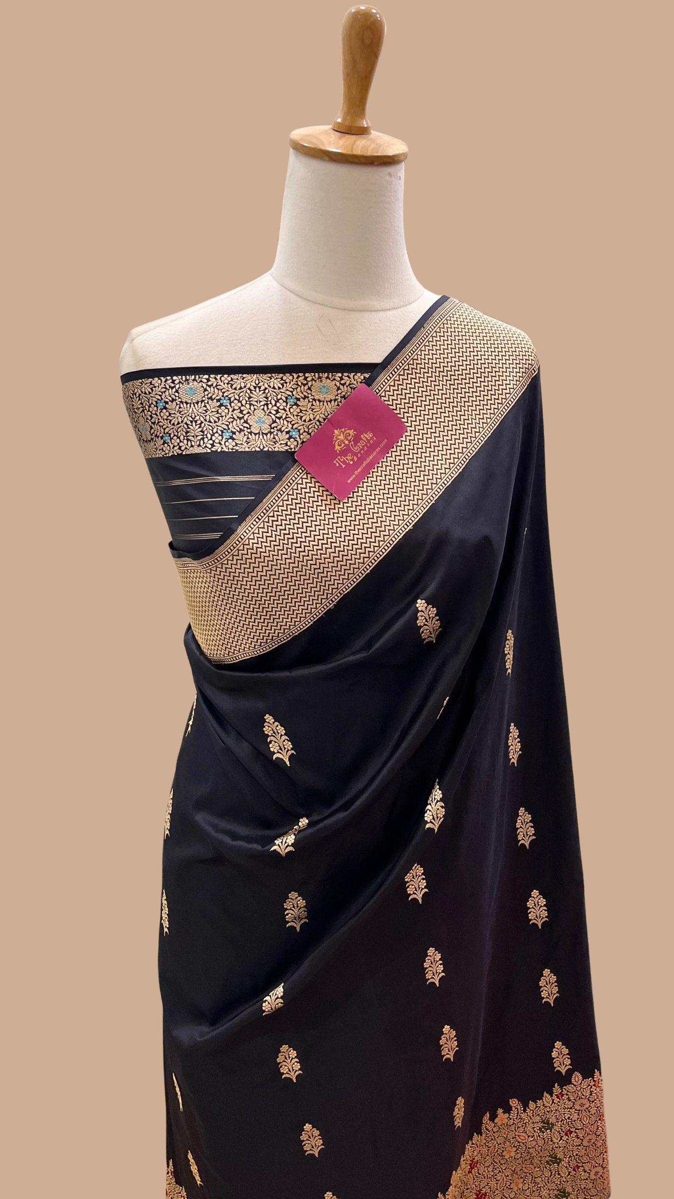 Pure Katan Silk Handloom Banarasi Saree - with kadhua motifs