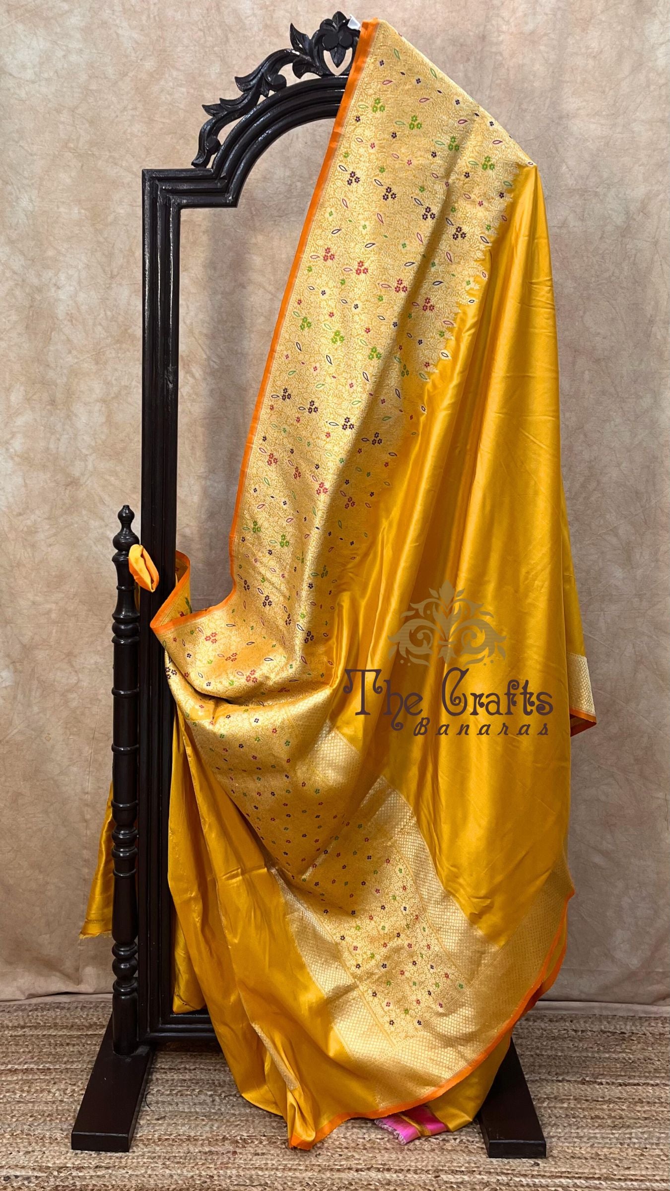 Gold Pure Katan Silk Handloom Banarasi Saree - with sona rupa kadhua motifs