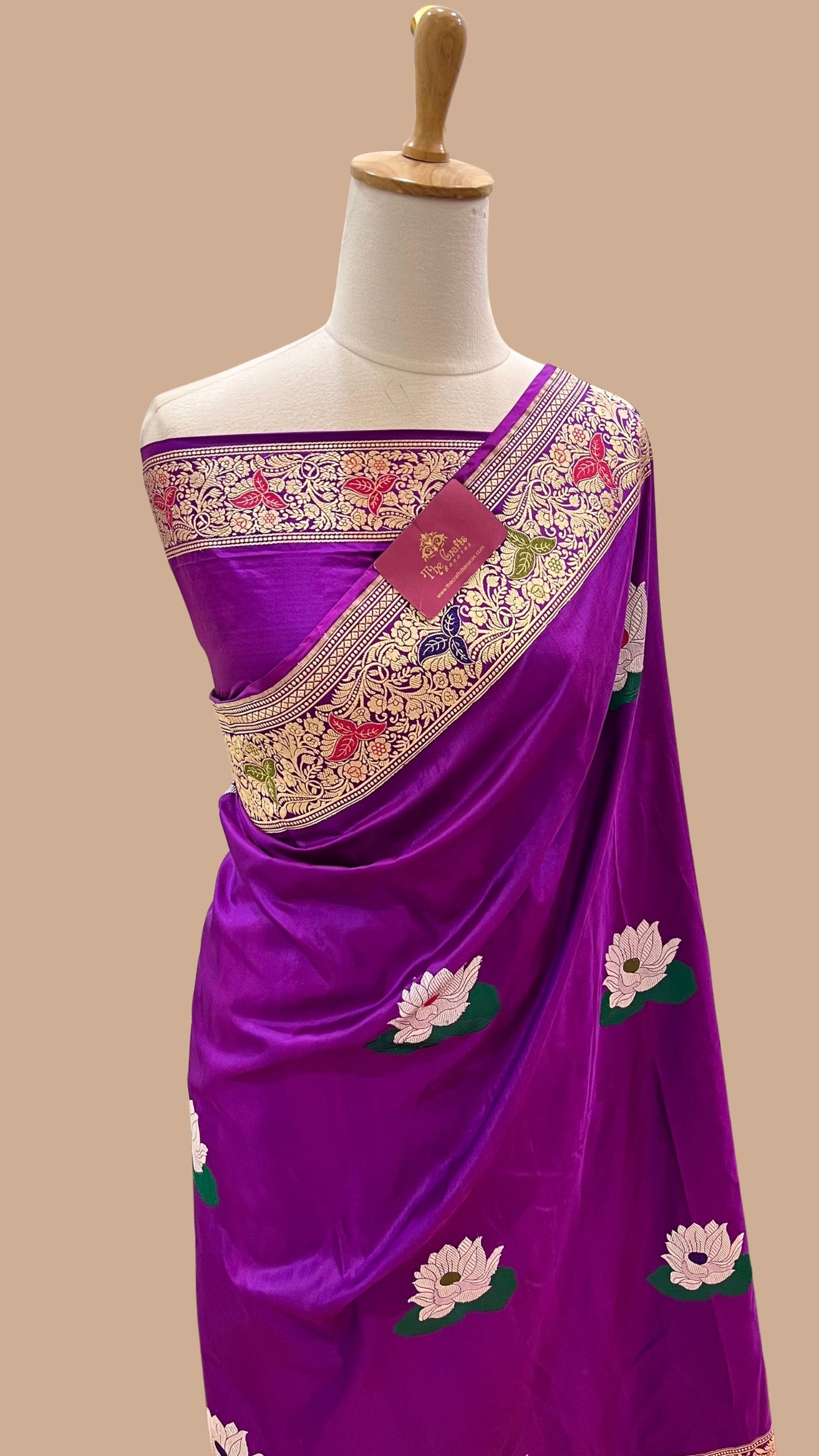 Pure Katan Silk Handloom Banarasi Saree - with kadhua meenakari motifs