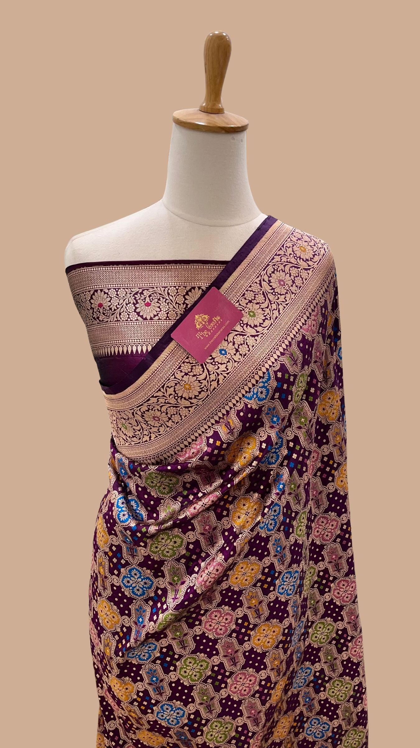 Rangkat Pure Katan Silk Handloom Banarasi Saree - Jaal With Meenakari