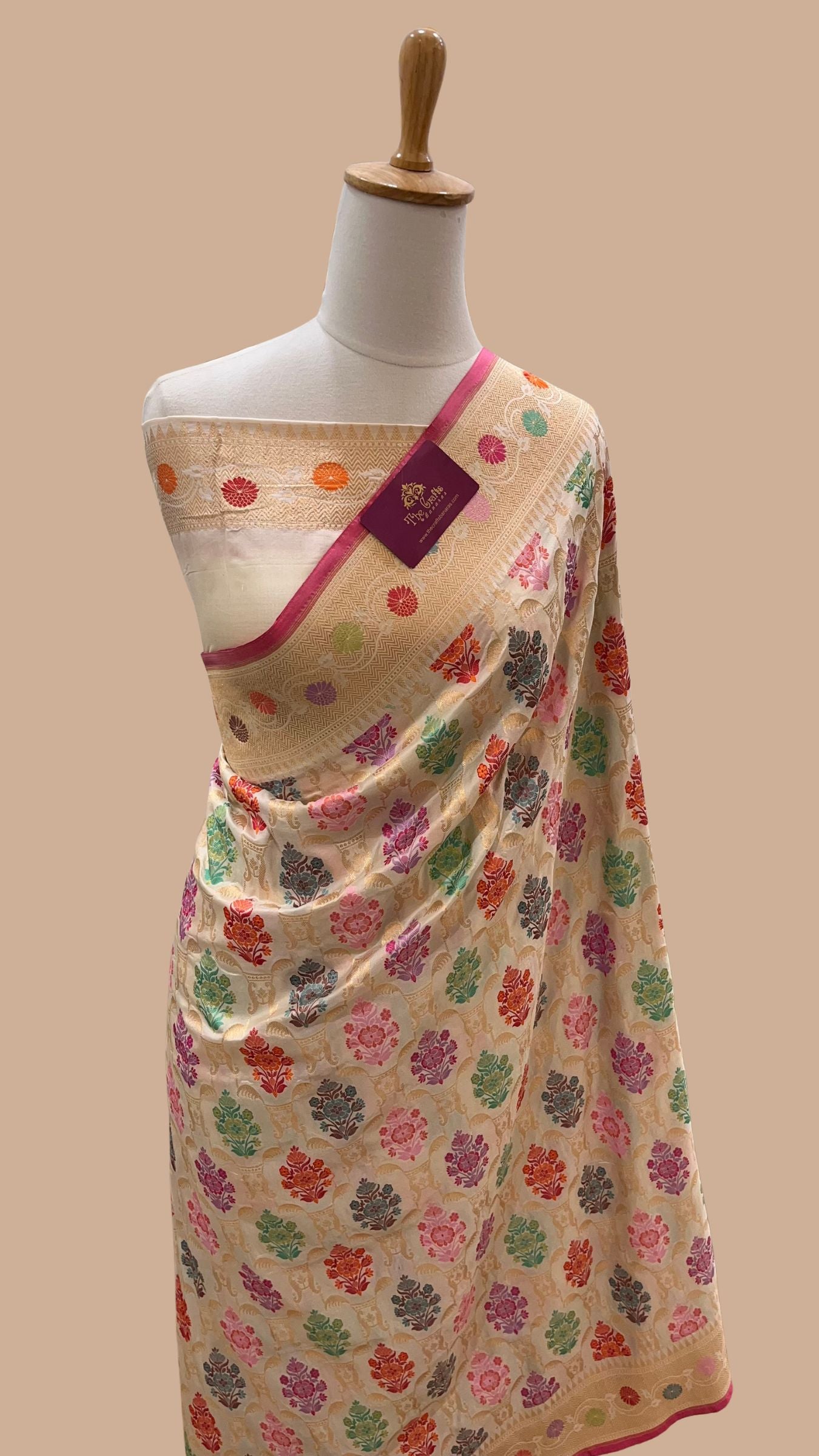 Rangkat Pure Katan Silk Handloom Banarasi Saree - Jaal Work With Meenakari
