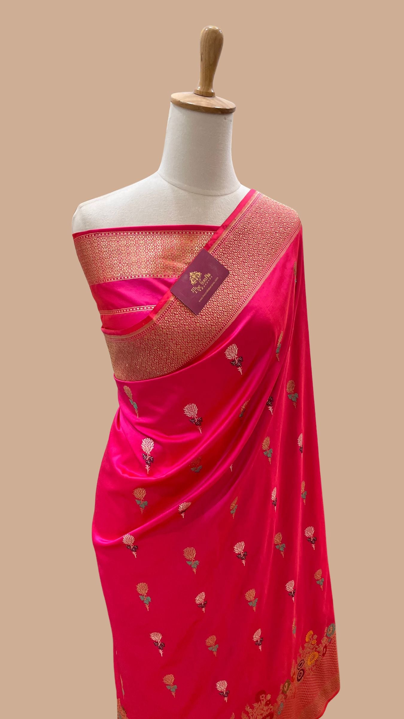 Pure Katan Silk Handloom Banarasi Saree - with kadhua meenakari motifs
