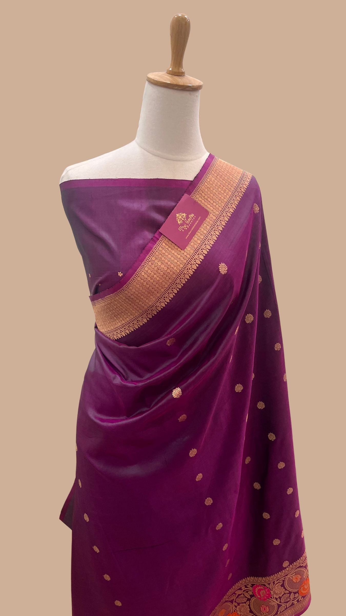 Pure Katan Silk Handloom Banarasi Saree - with kadhua motifs