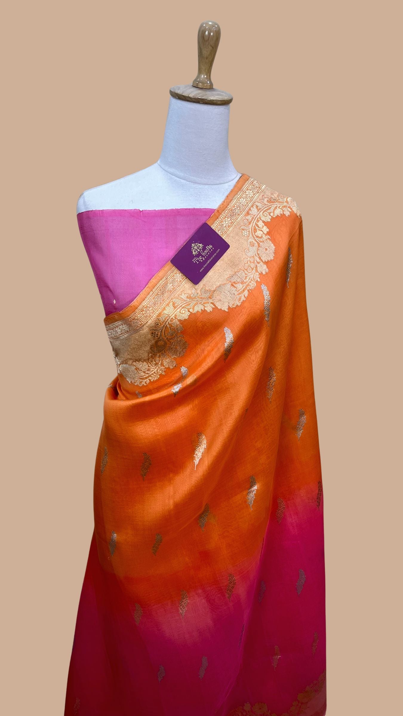 Pure Kora Silk Handloom Banarasi Saree - With Kadhua motifs