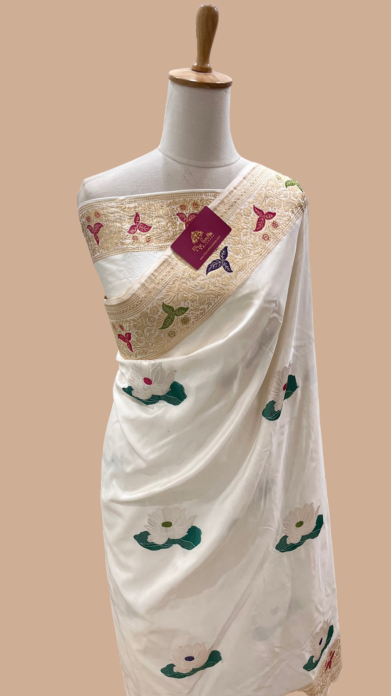 Pure Katan Silk Handloom Banarasi Saree - with kadhua meenakari motifs