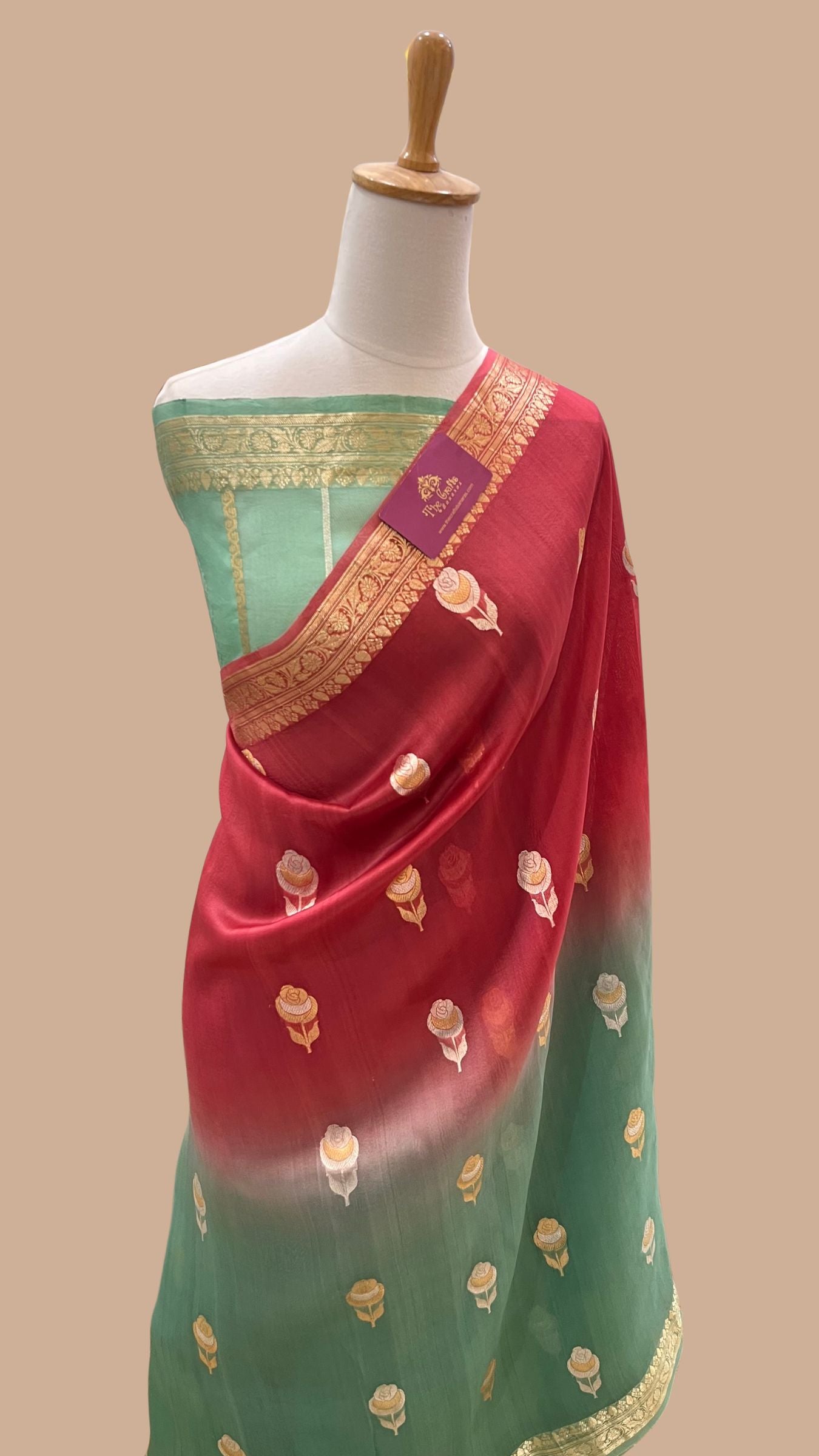 Pure Kora Silk Handloom Banarasi Saree - With Kadhua motifs