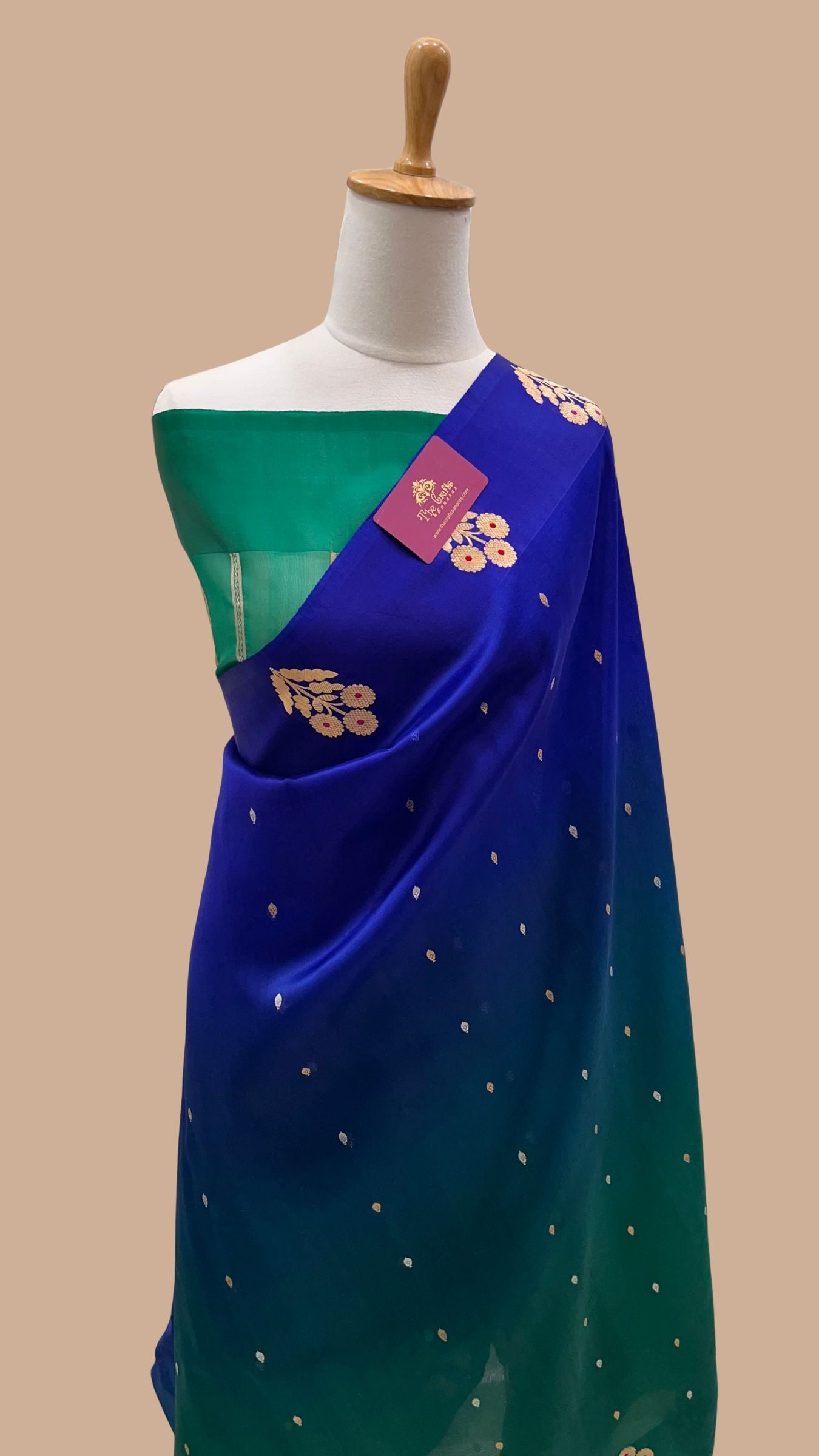 Pure Kora Silk Handloom Banarasi Saree - With Kadhua motifs