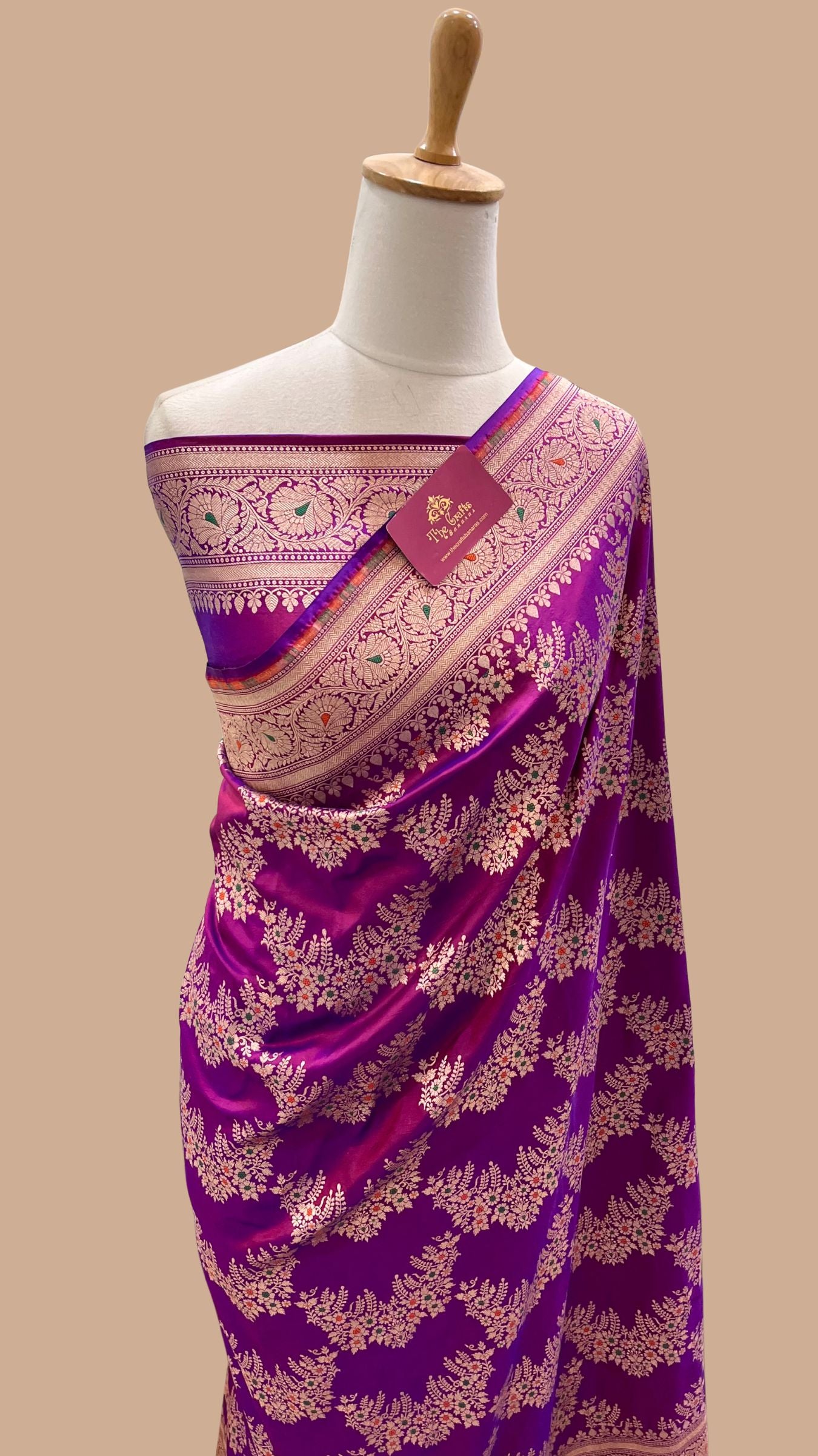Pure Katan Silk Handloom Banarasi Saree - Jaal work with Meenakari