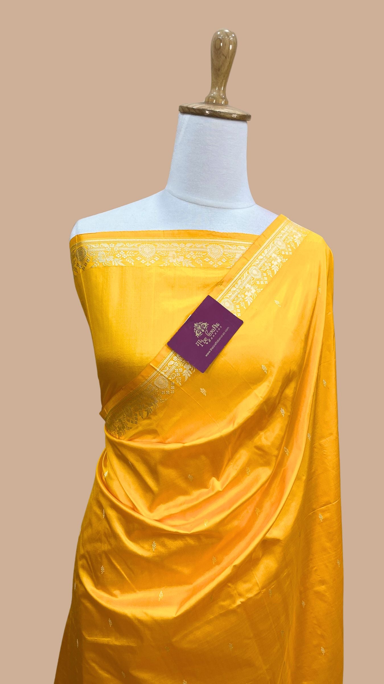 Pure Katan Silk Handloom Banarasi Saree - Chunri Buti