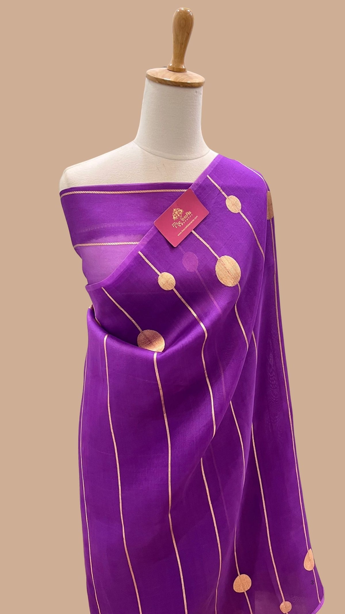 Pure Kora Silk Handloom Banarasi Saree - with kadhua motifs