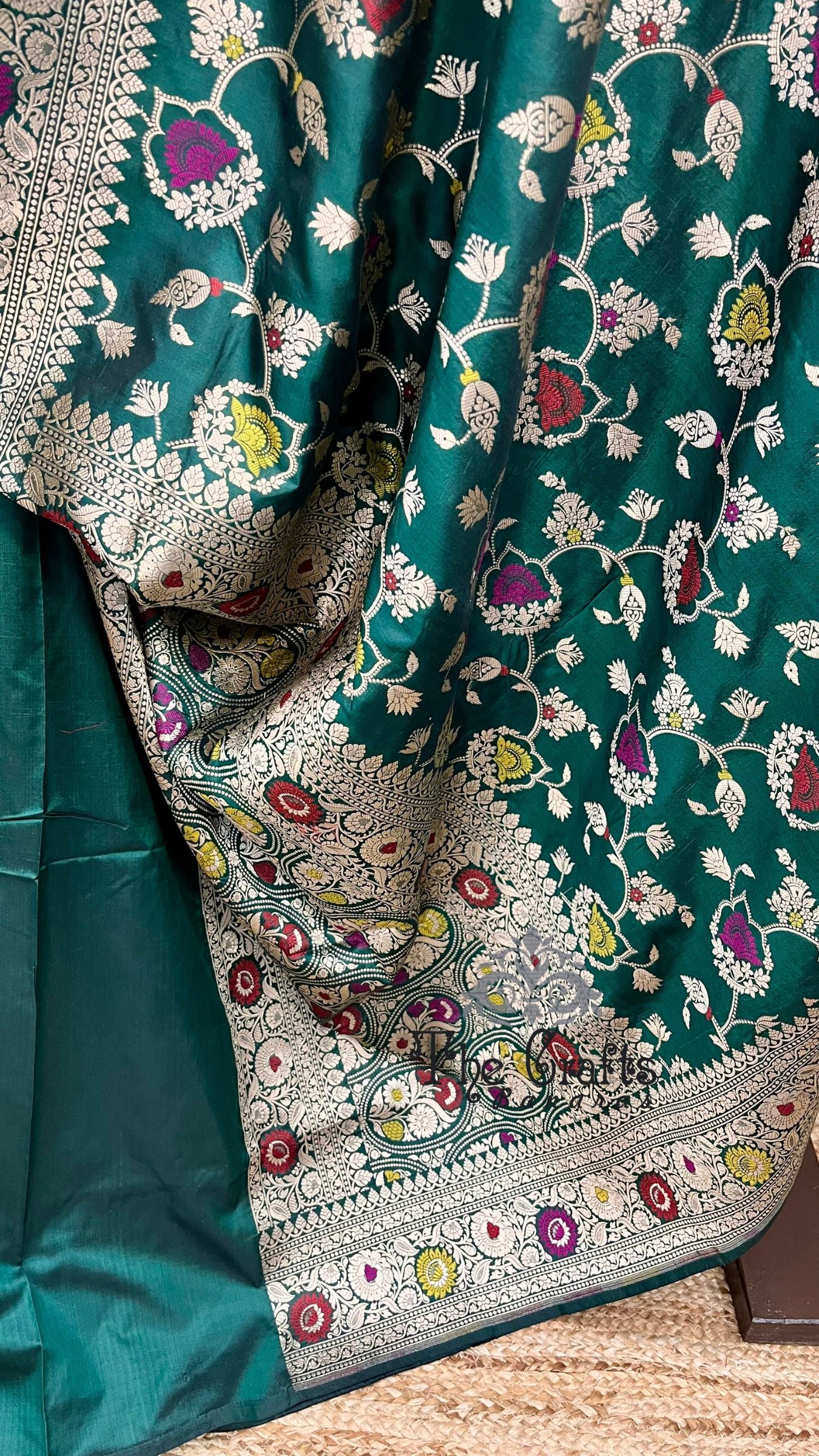 Pure Katan Silk Handloom Banarasi Saree - Jaal Work With Meenakari