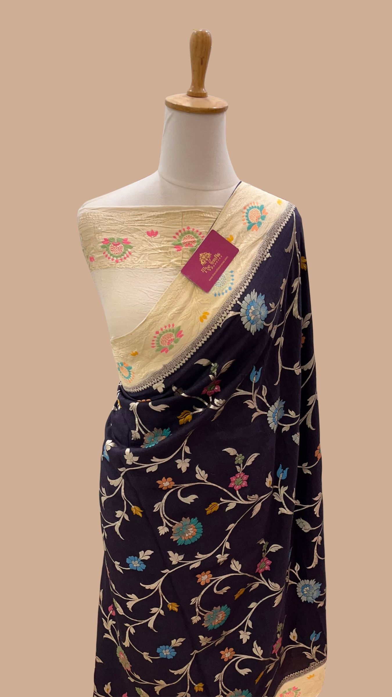 Pure Munga SIlk Handloom Banarasi Saree - Jaal With Meenakari