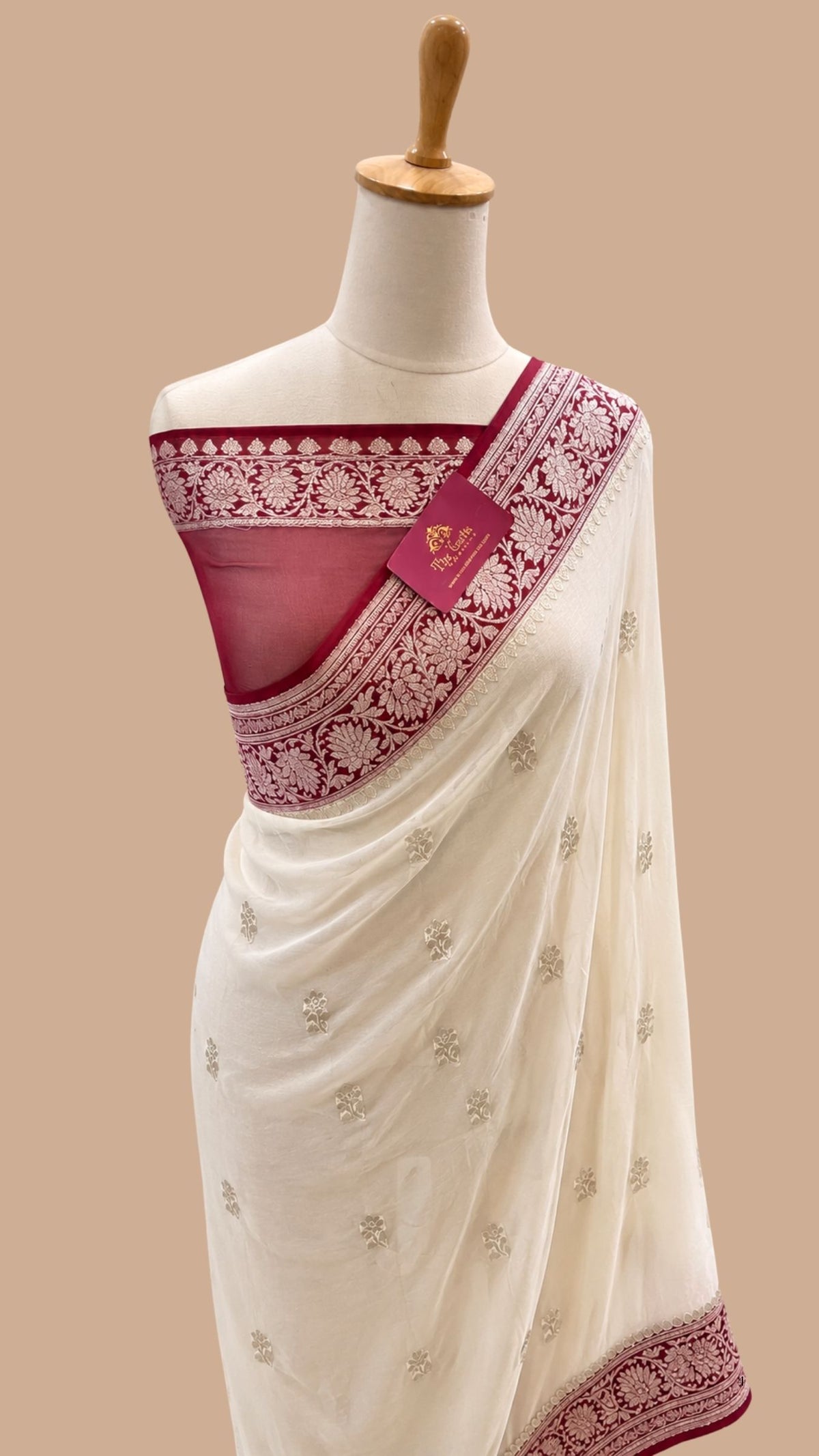 Pure Georgette Banarasi Handloom Saree - Silver Zari