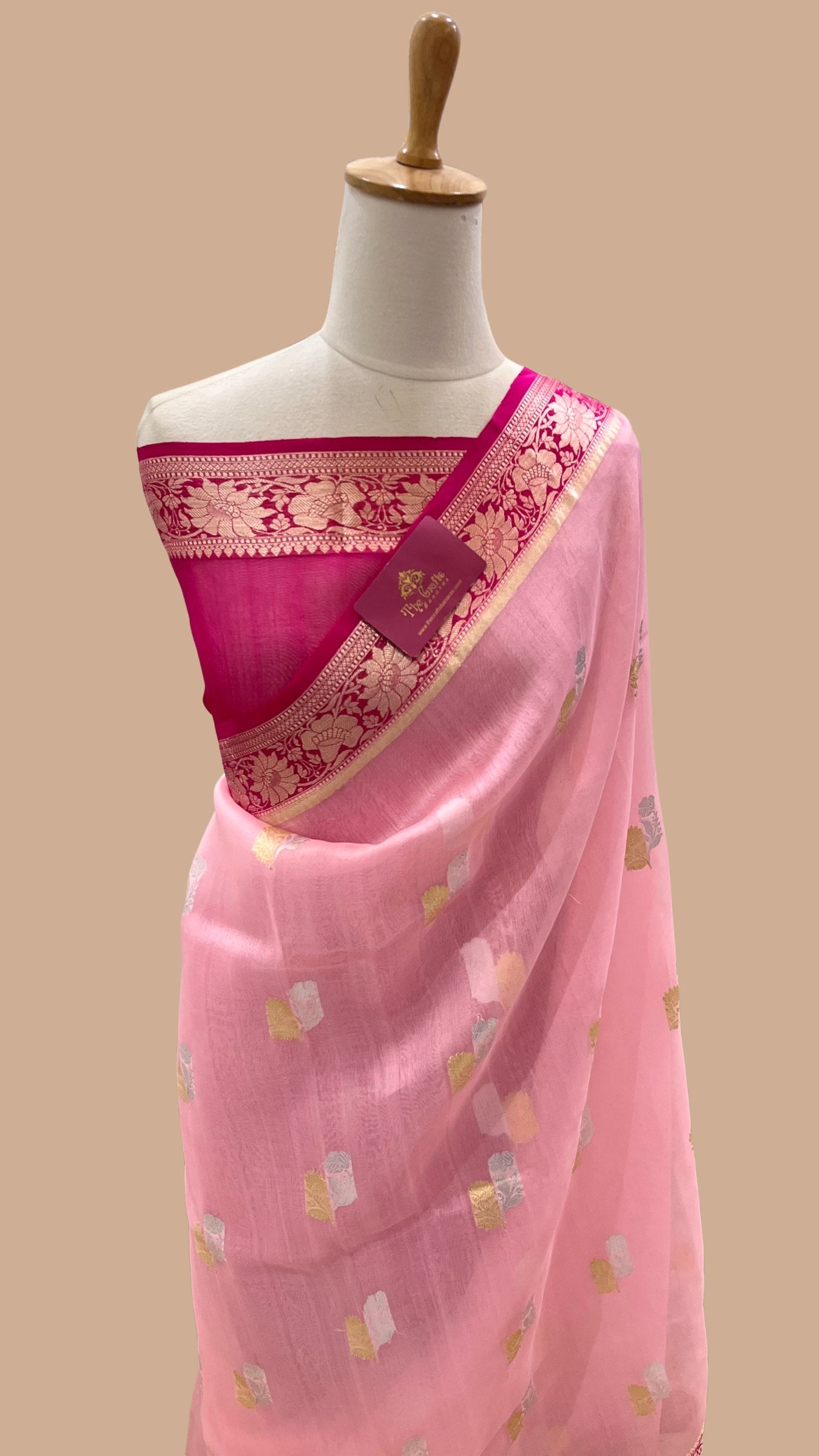Pure Kora Silk Handloom Banarasi Saree - With Kadhua motifs