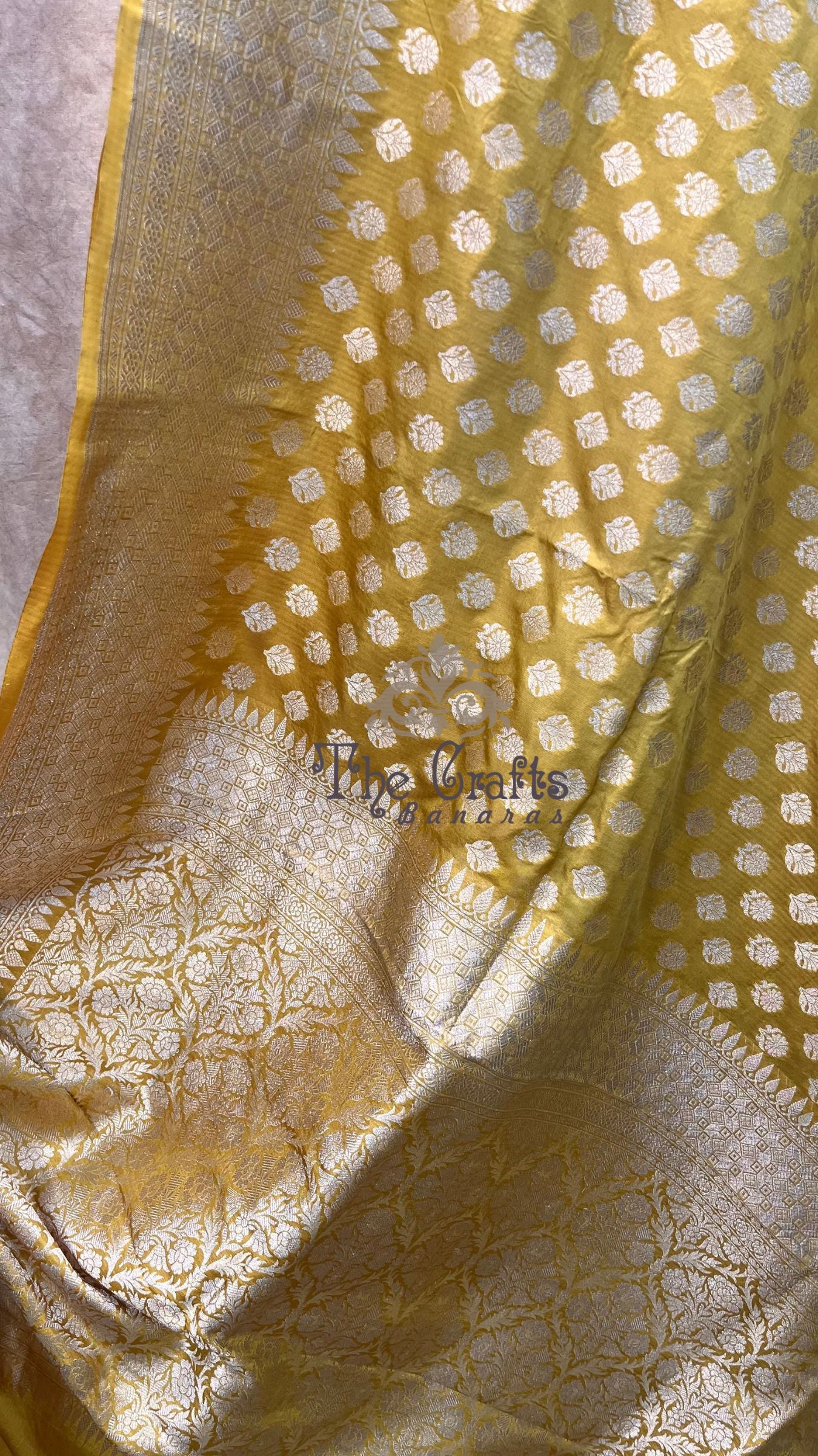 Pure Katan Silk Handloom Banarasi Saree - Jaal work