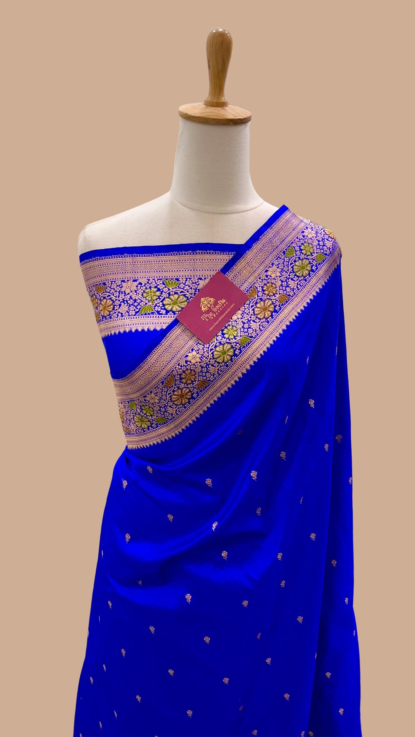 Pure Katan Silk Handloom Banarasi Saree - with kadhua motifs