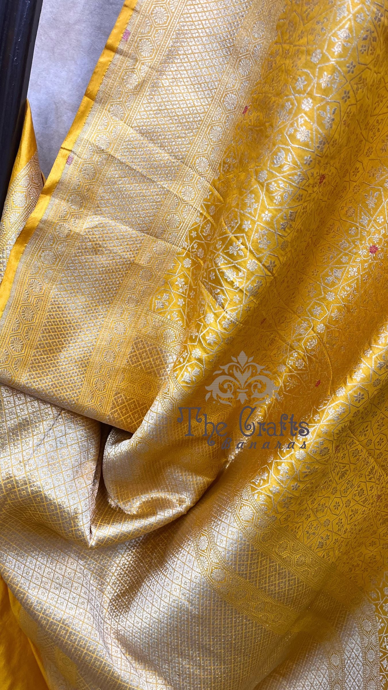 Pure Katan Silk Handloom Banarasi Saree - Tanchui Brocade Meena