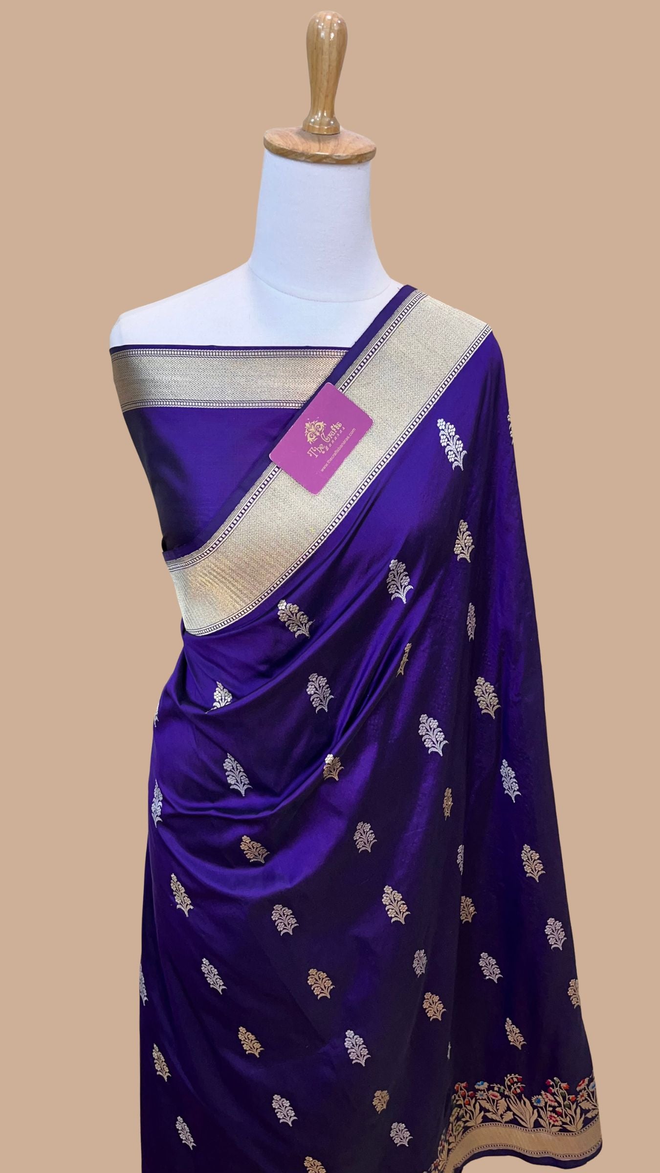 Pure Katan Silk Handloom Banarasi Saree - with kadhua meenakari motifs