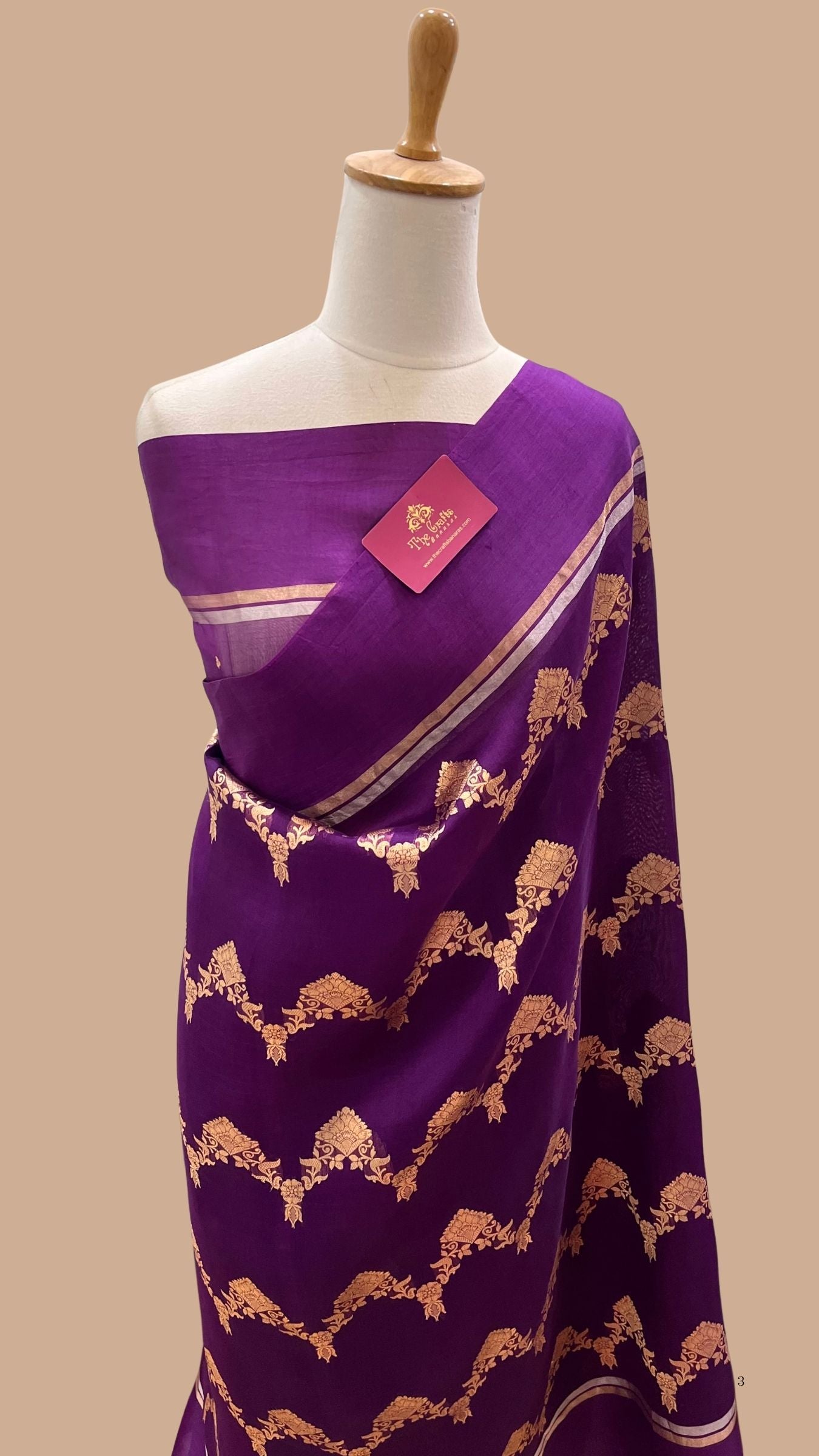 Pure Kora Silk Handloom Banarasi Saree - with kadhua motifs
