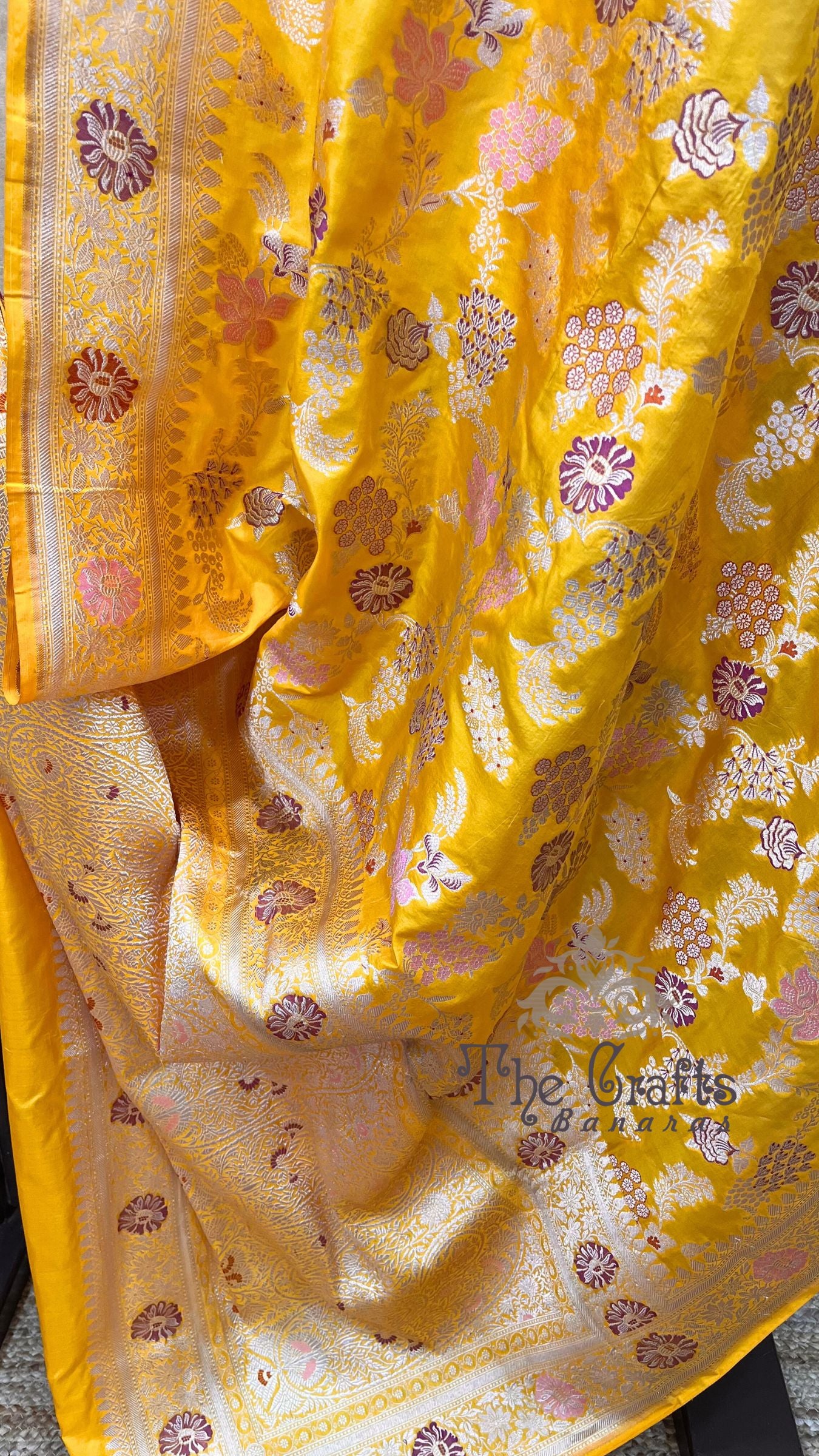 Pure Katan Silk Handloom Banarasi Saree - Jaal Work With Meenakari