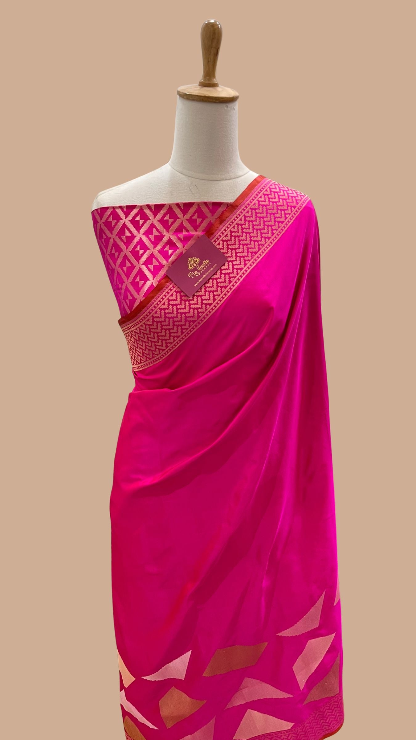 Pure Katan Silk Handloom Banarasi Saree - with sona rupa kadhua motifs