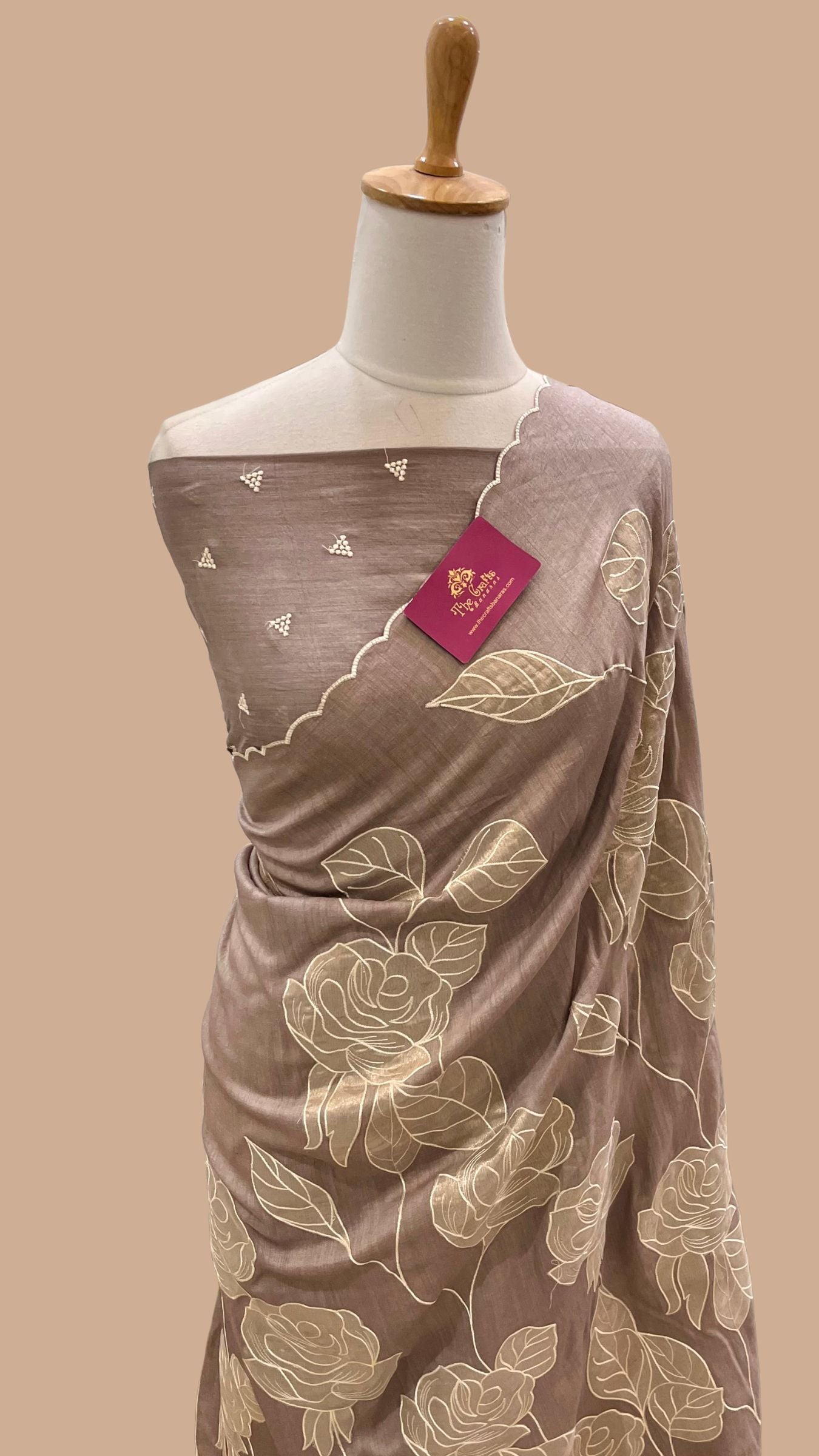 Pure Munga Silk Banarasi Saree - Floral Appliqué Work