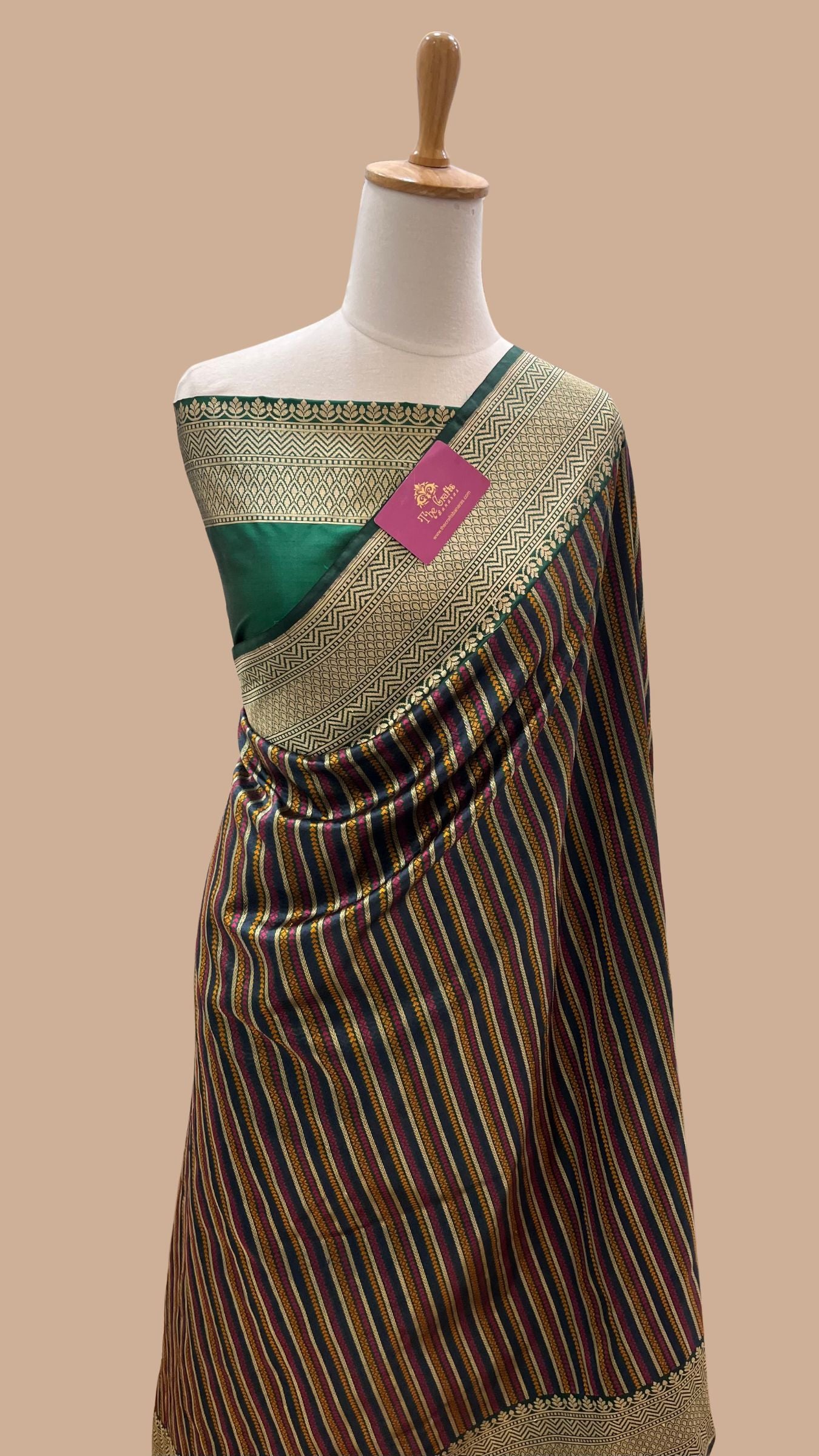 Rangkat Pure Katan Silk Handloom Banarasi Saree - with kadhua work