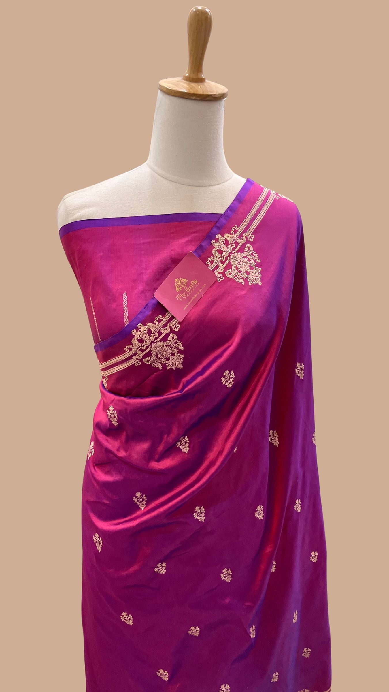 Pure Katan Silk Handloom Banarasi Saree - with kadhua motifs