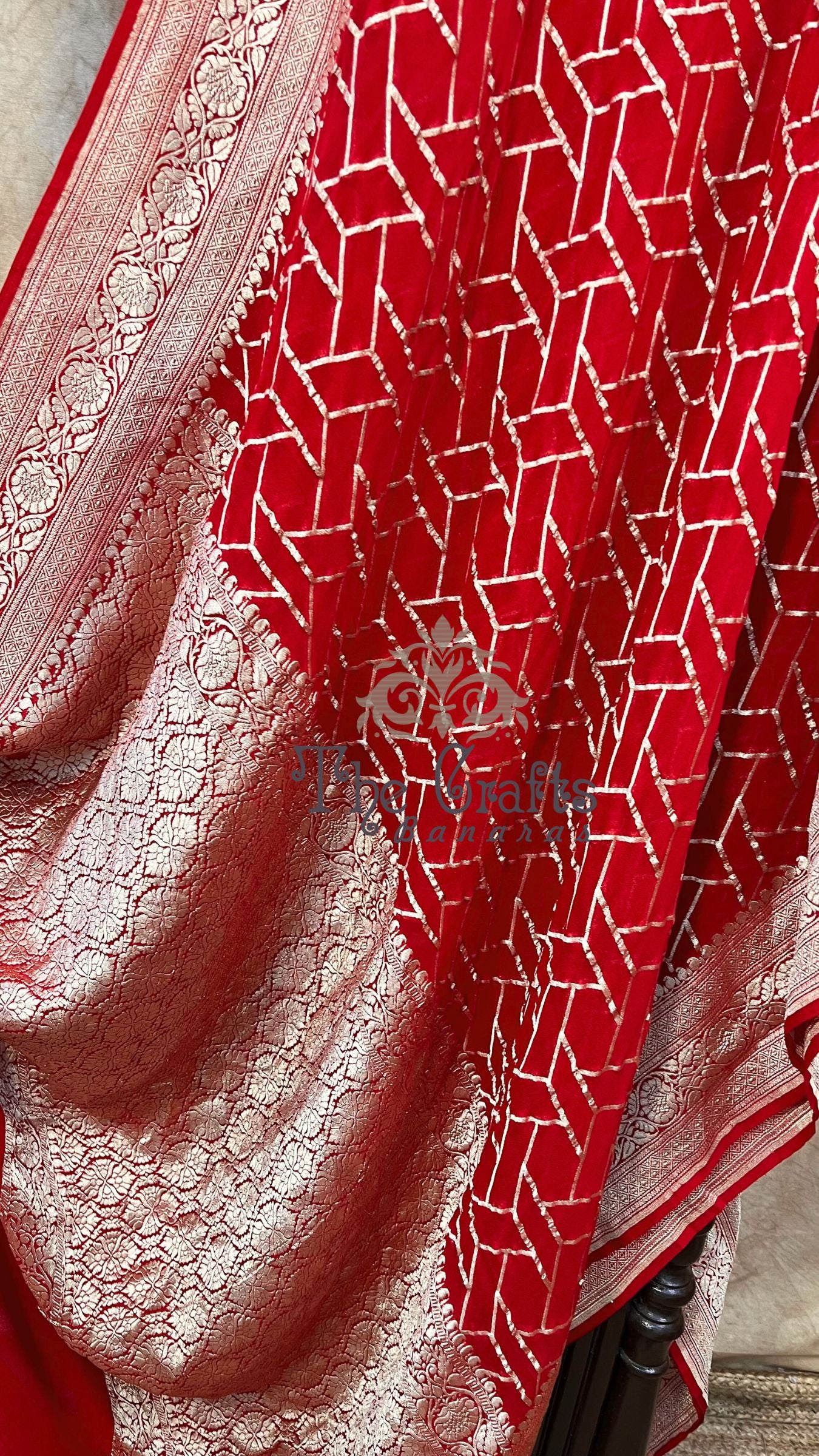 Khaddi Georgette Banarasi Saree - Water Zari