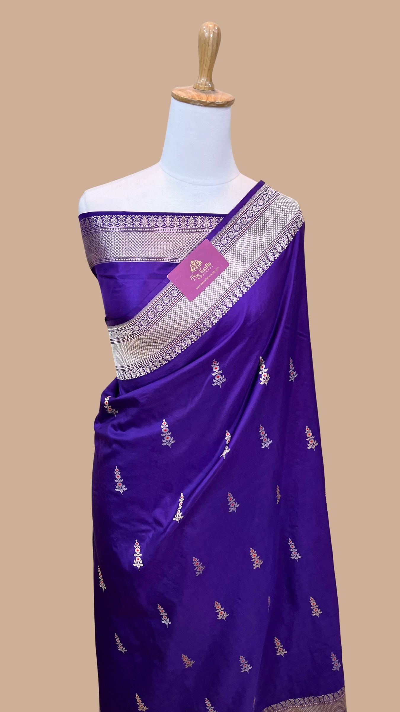 Pure Katan Silk Handloom Banarasi Saree - with kadhua work
