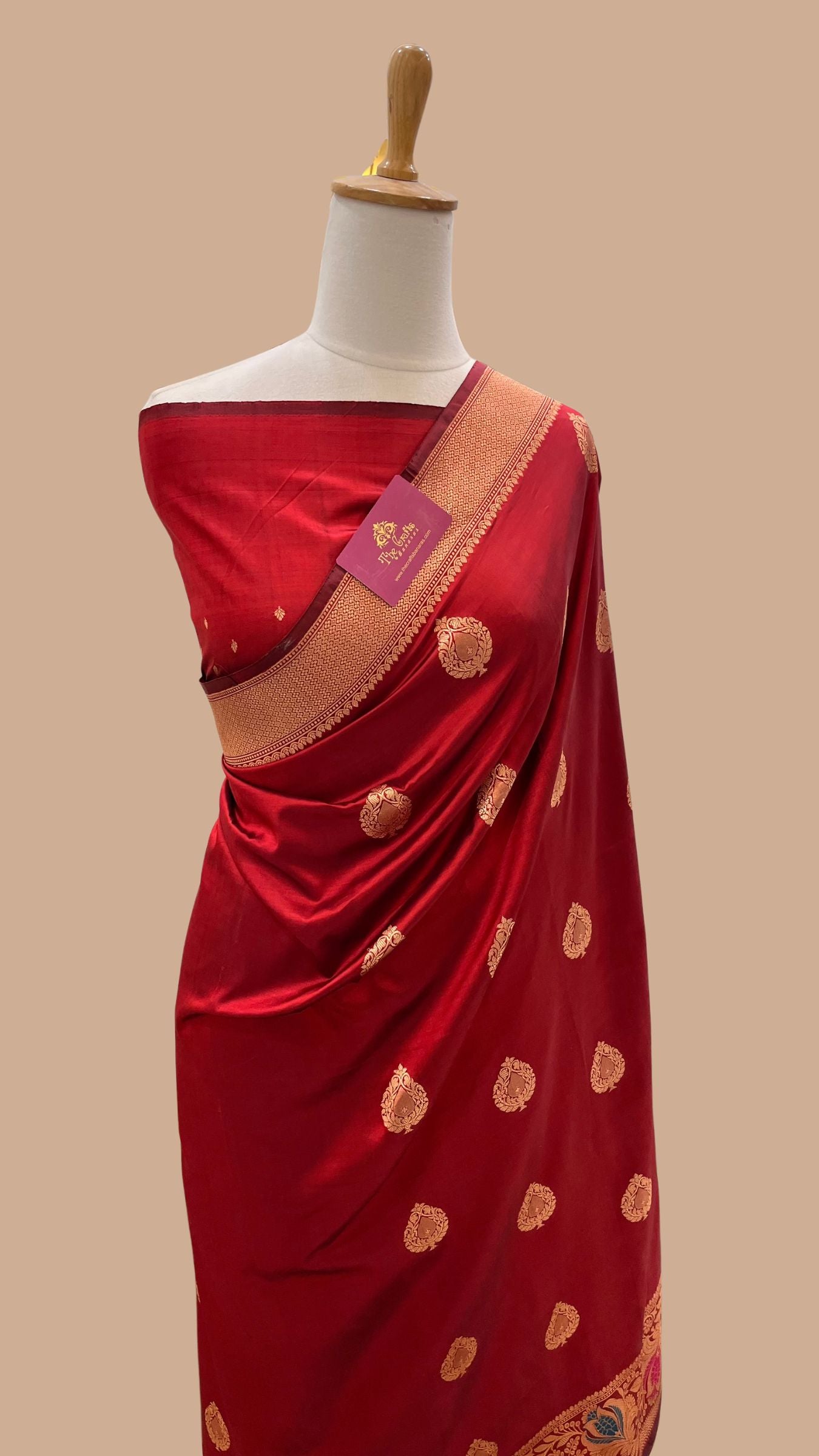 Pure Katan Silk Handloom Banarasi Saree - with kadhua motifs