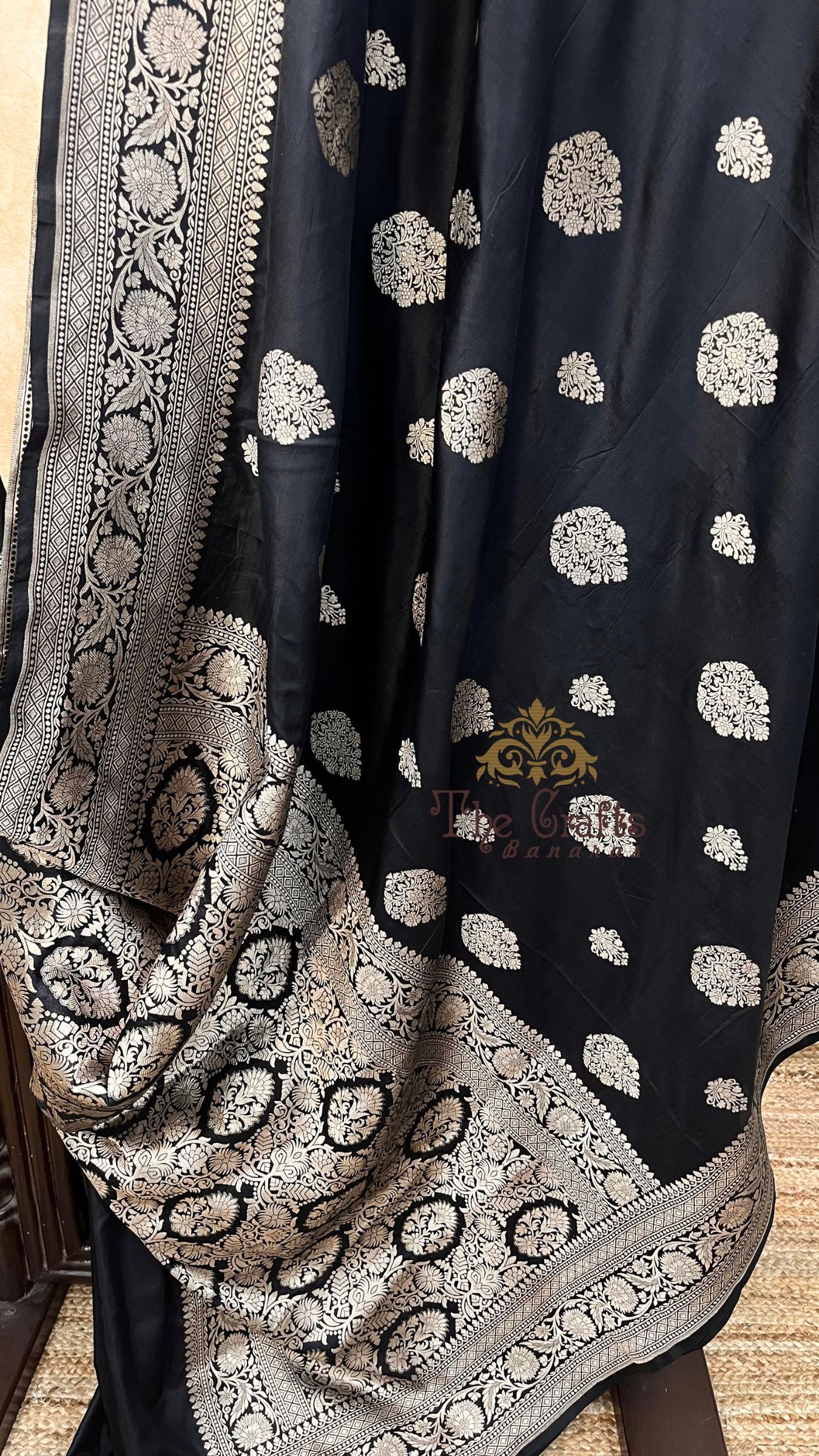Pure Katan Silk Handloom Banarasi Saree - Jaal work