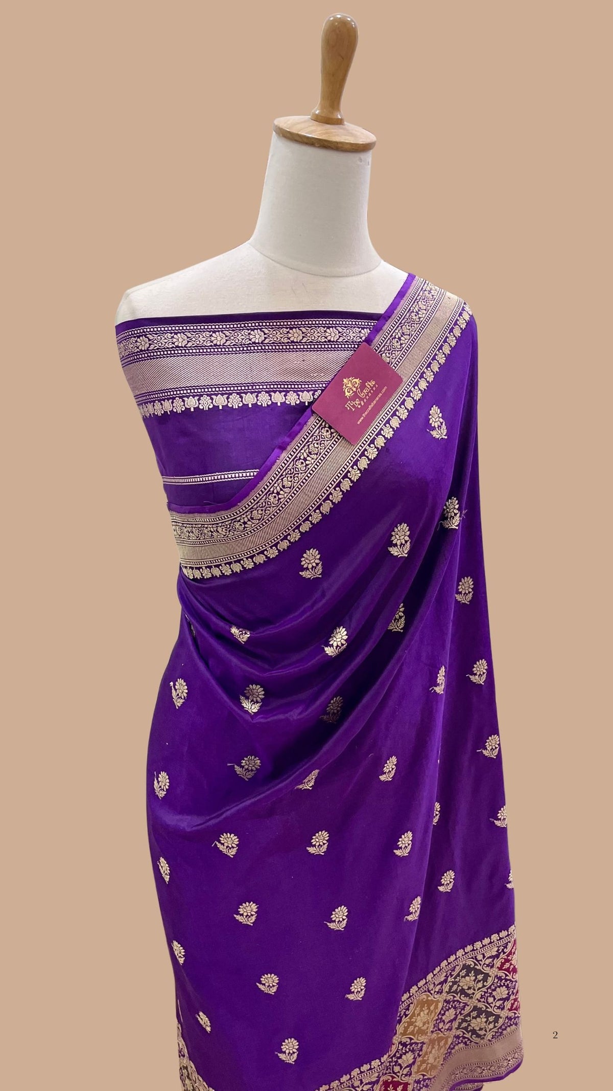 Pure Katan Silk Handloom Banarasi Saree - with kadhua motifs