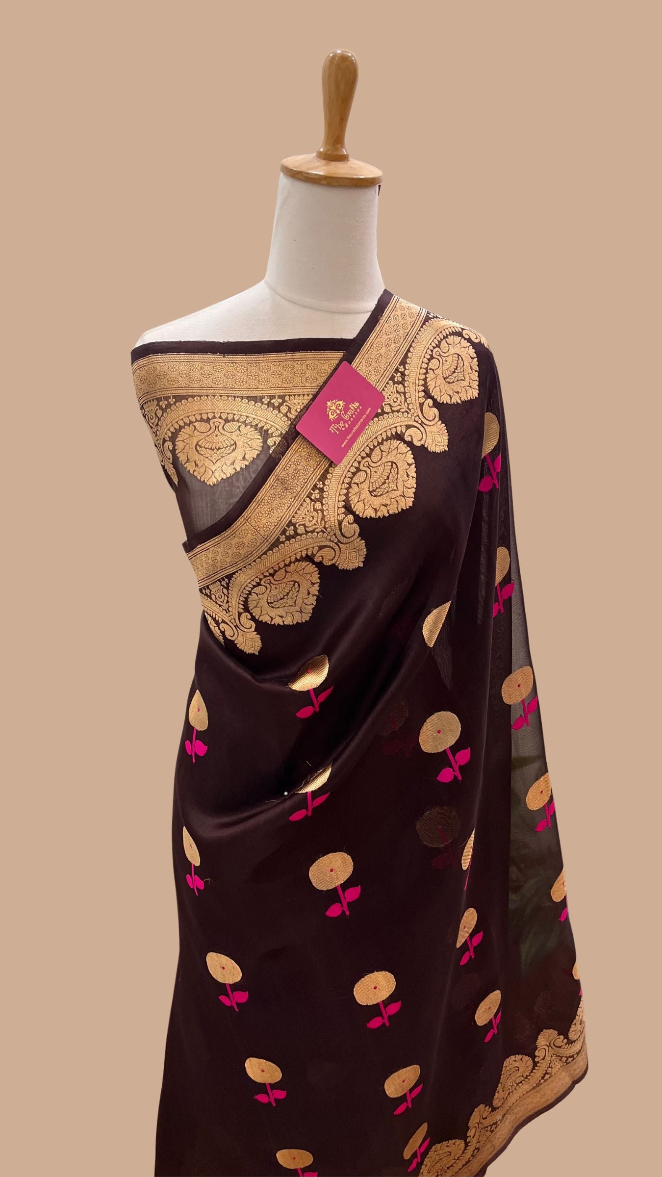 Pure Kora Silk Handloom Banarasi Saree - With Kadhua motifs